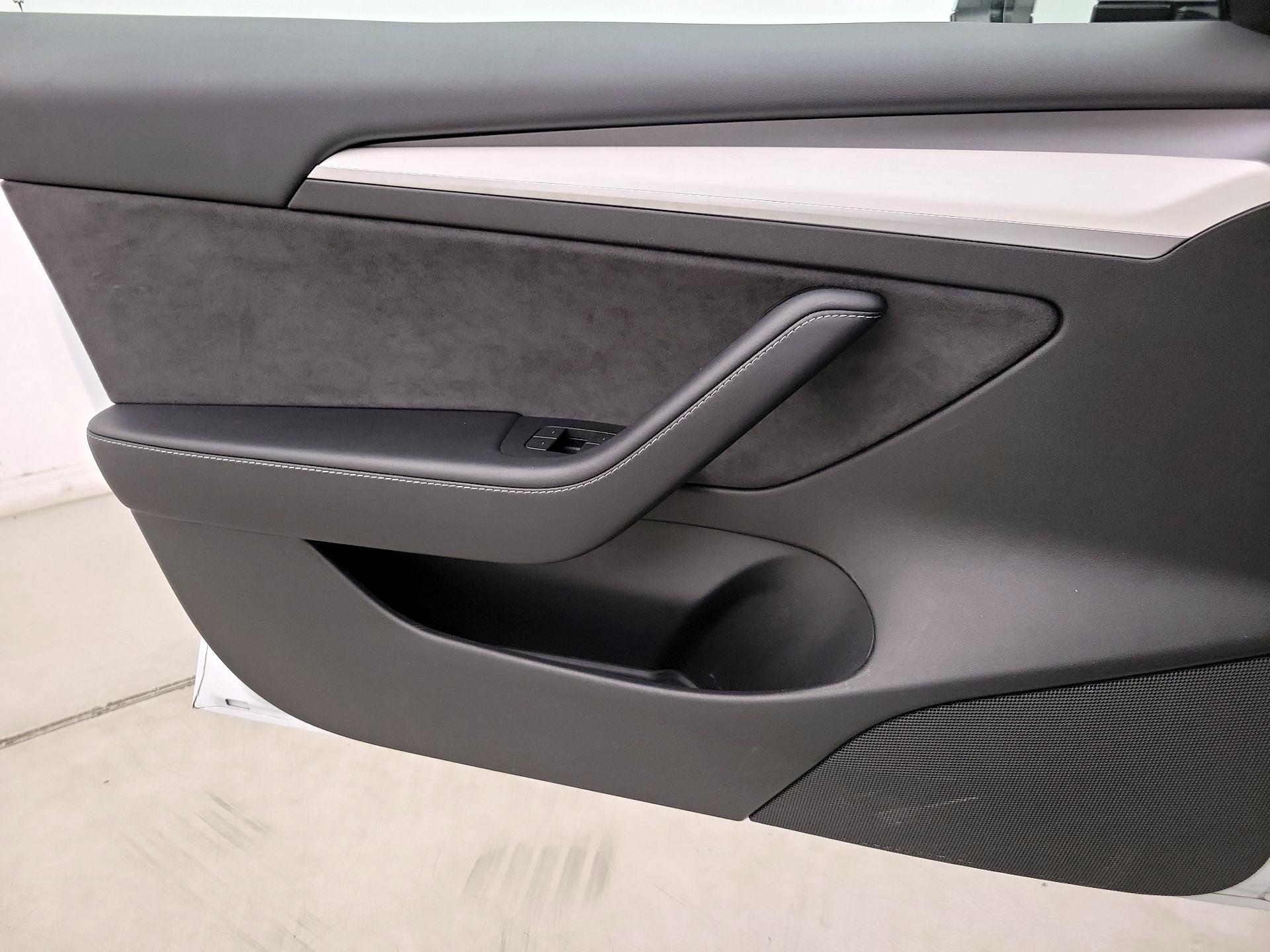 Thumbnail: 2023 Tesla Model 3 - 12