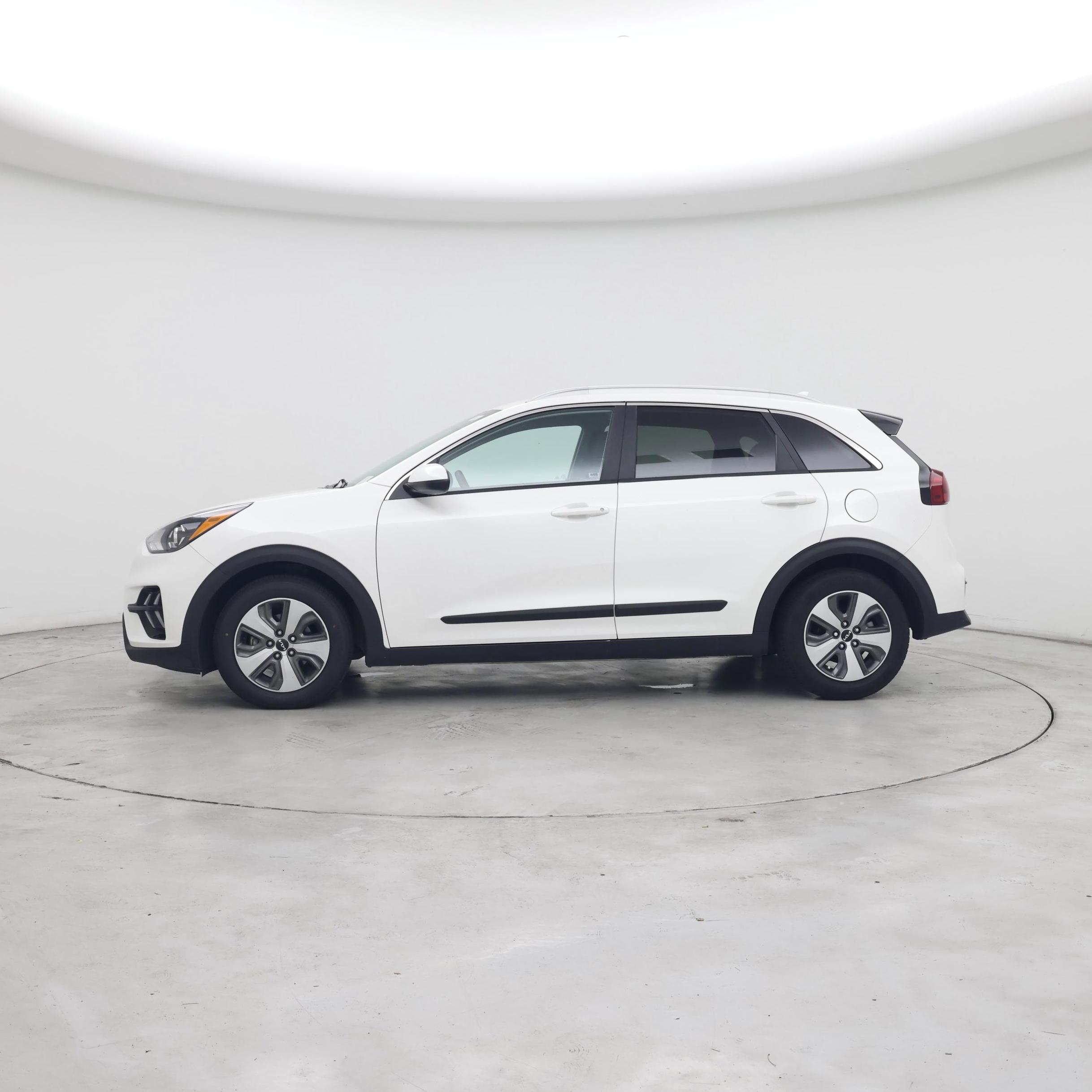 Thumbnail: 2022 Kia Niro - 3