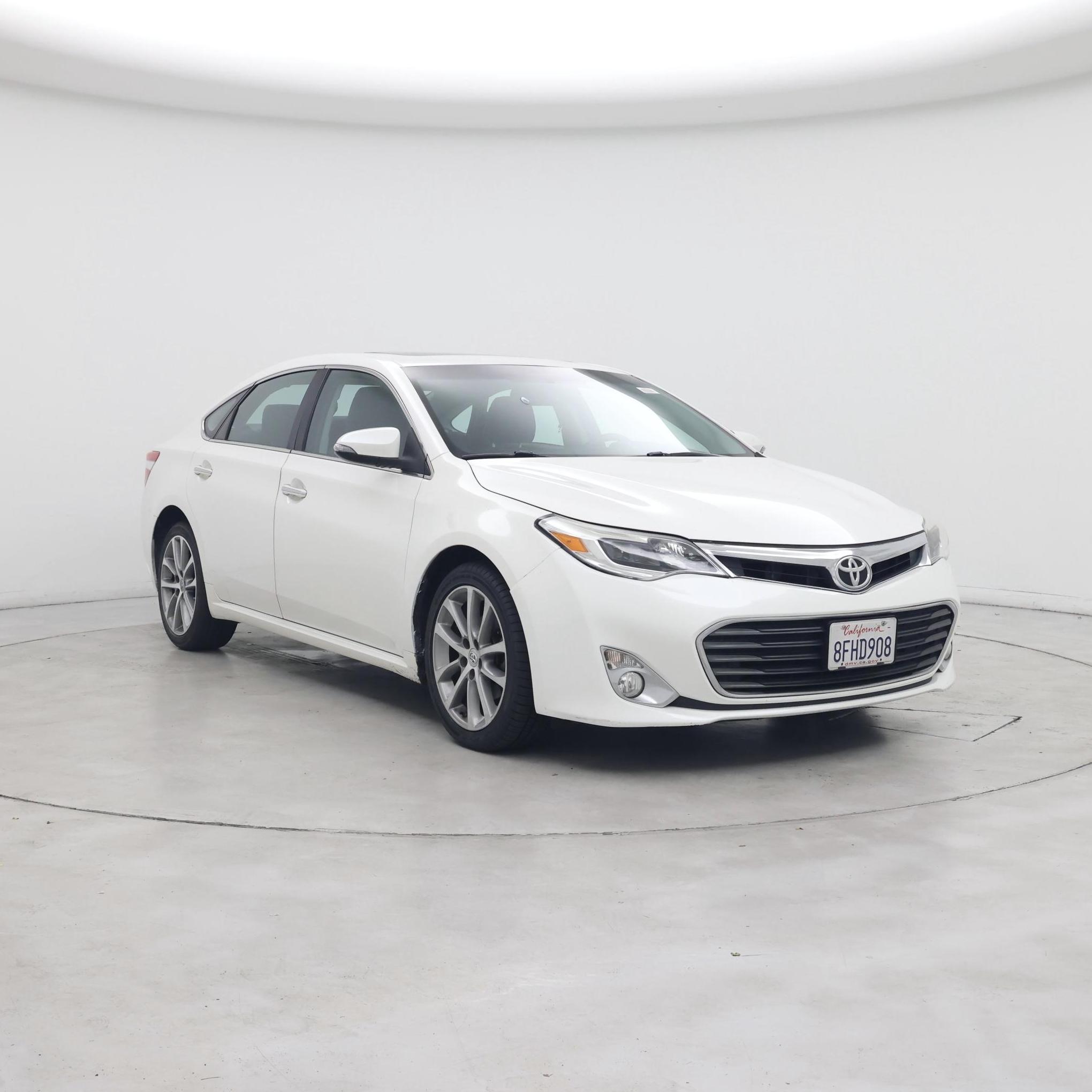 White 2015 Toyota Avalon Sedan Front-Wheel Drive Automatic