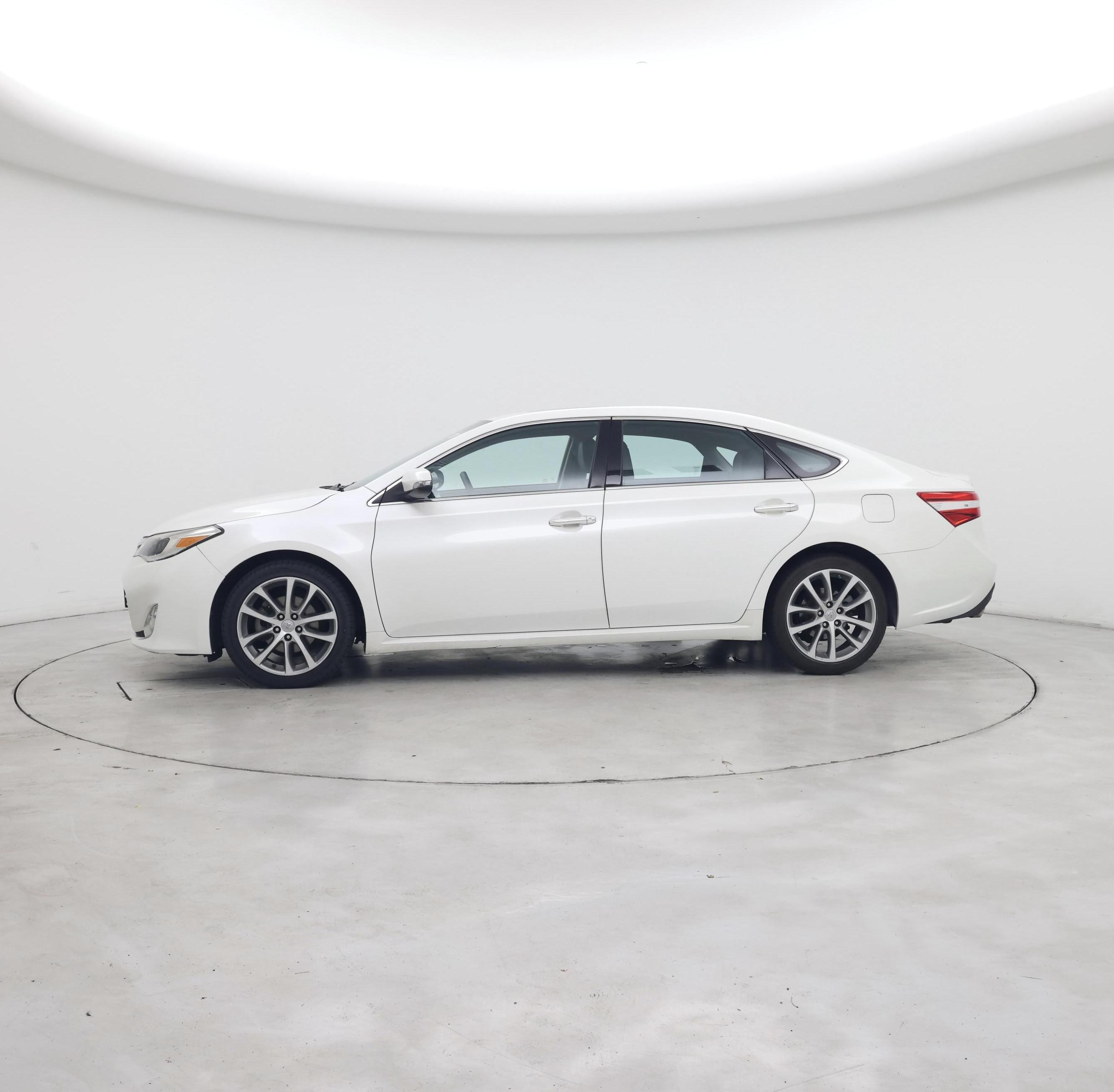 Thumbnail: 2015 Toyota Avalon - 3