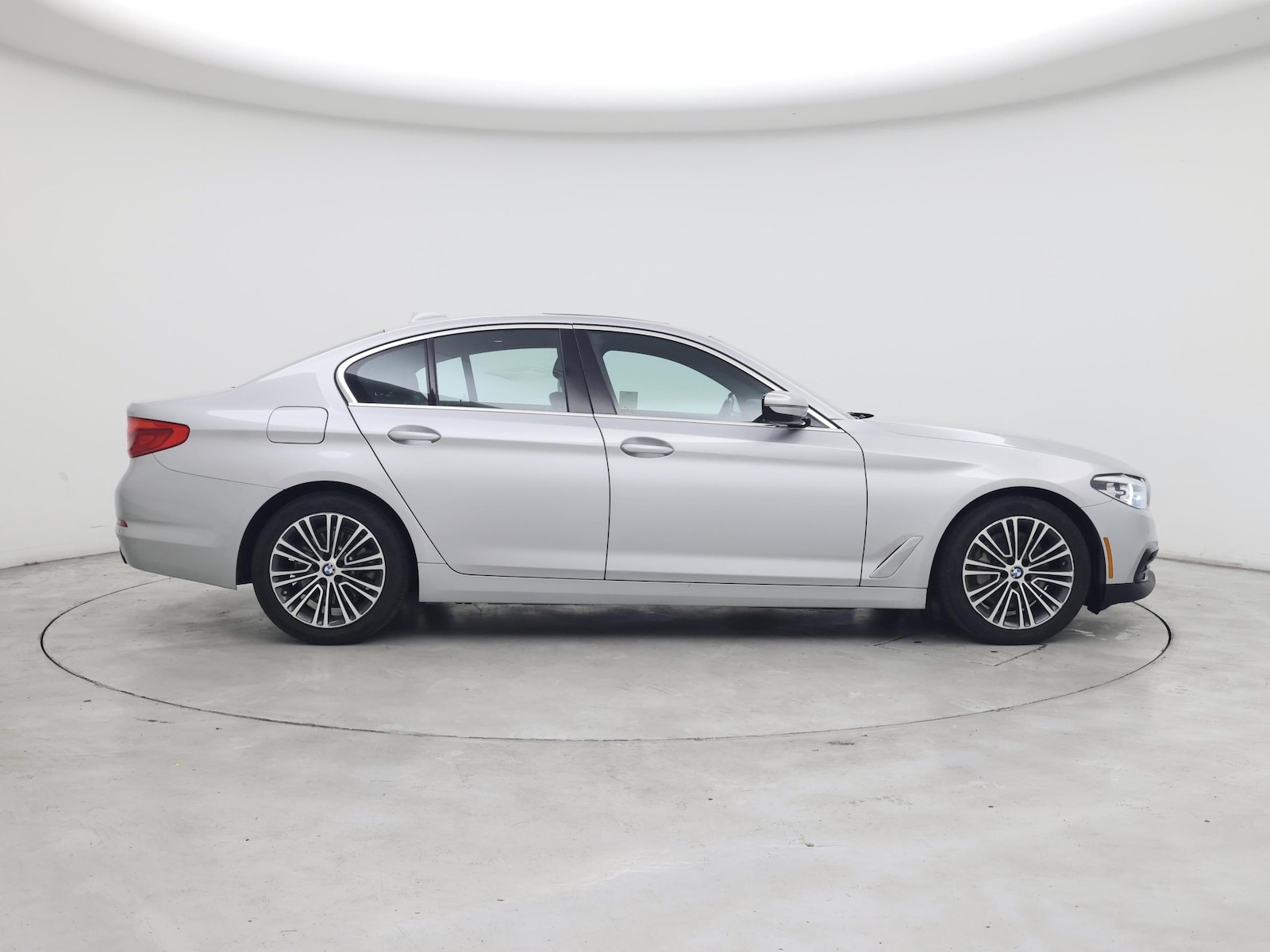 2019 BMW 5 Series 530i - Photo 8
