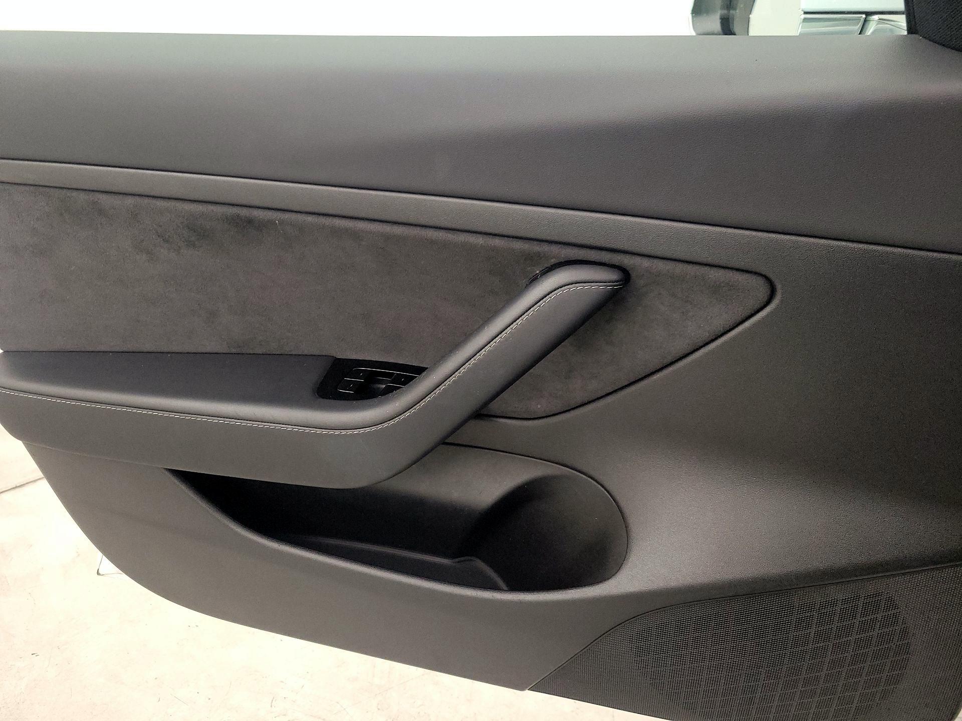 Thumbnail: 2020 Tesla Model 3 - 12