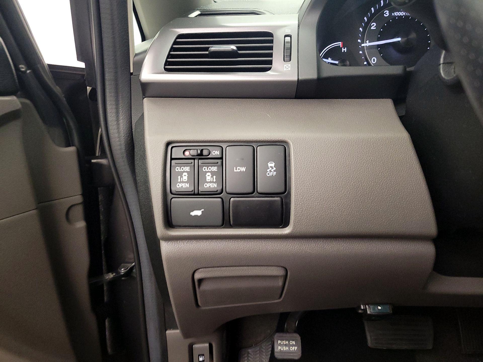 Thumbnail: 2014 Honda Odyssey - 13