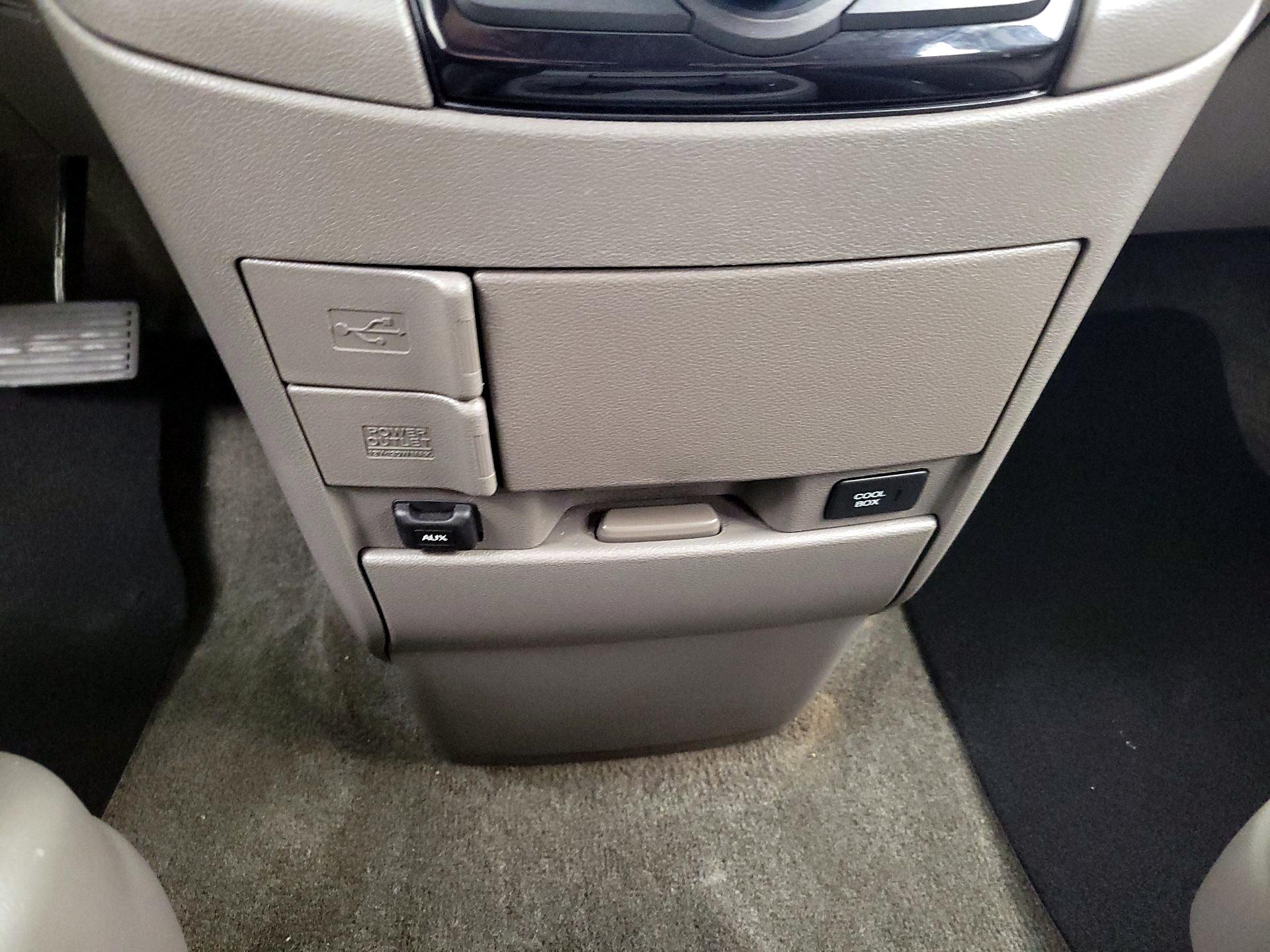 Thumbnail: 2014 Honda Odyssey - 18