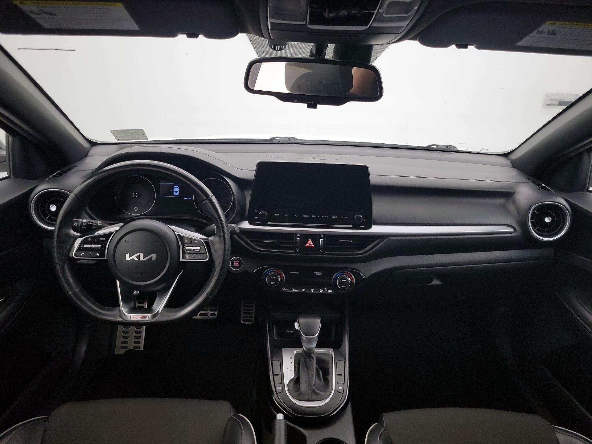 Thumbnail: 2022 Kia Forte - 9