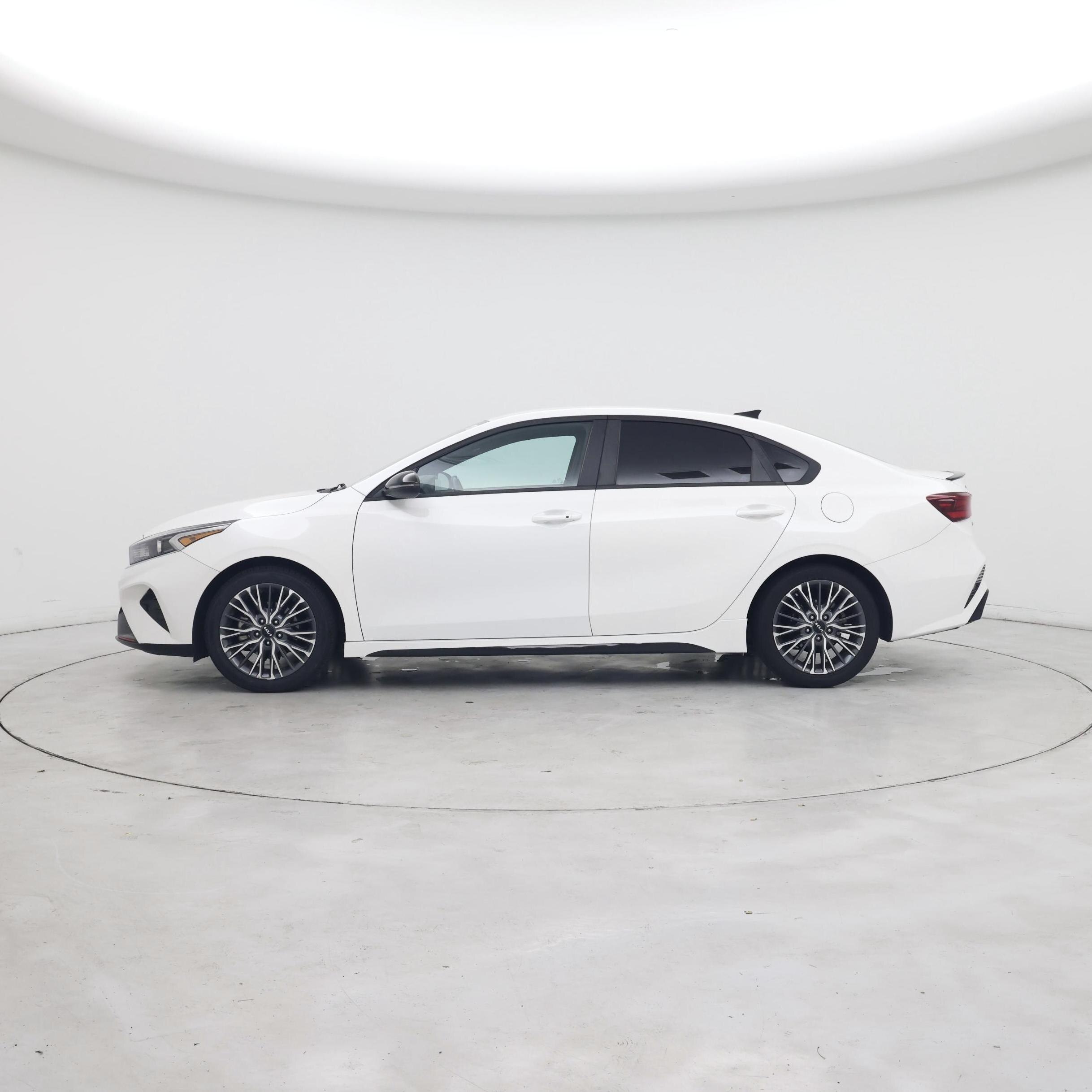 Thumbnail: 2022 Kia Forte - 3