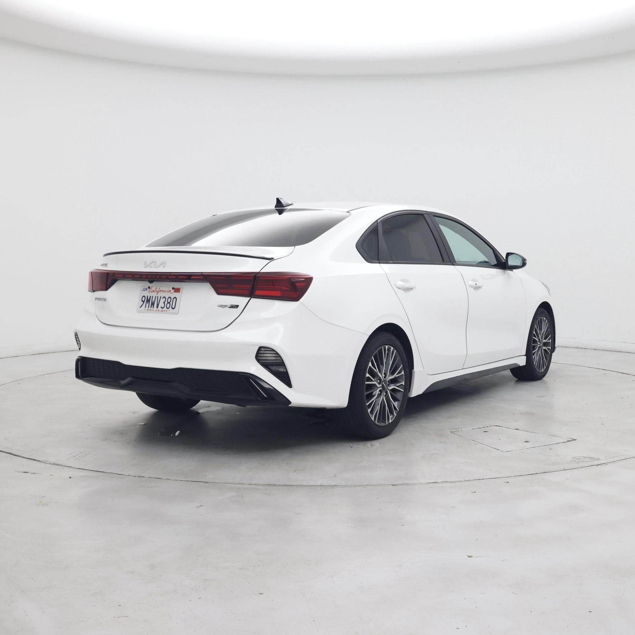 Thumbnail: 2022 Kia Forte - 8