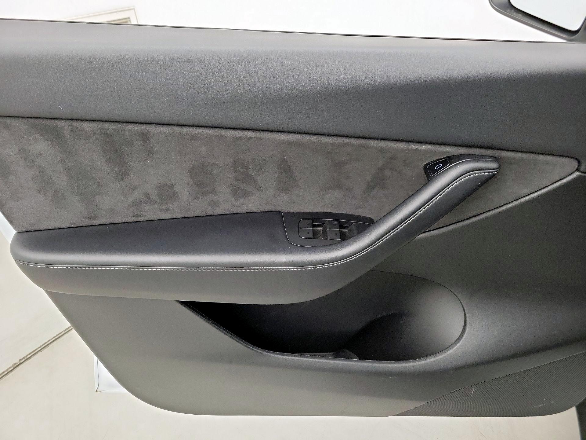 Thumbnail: 2022 Tesla Model Y - 12
