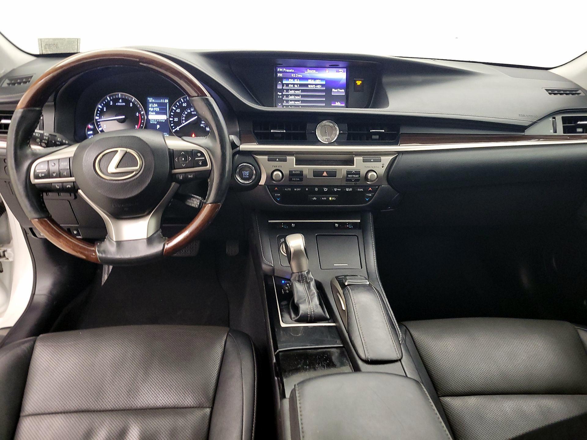 Thumbnail: 2018 Lexus ES - 9