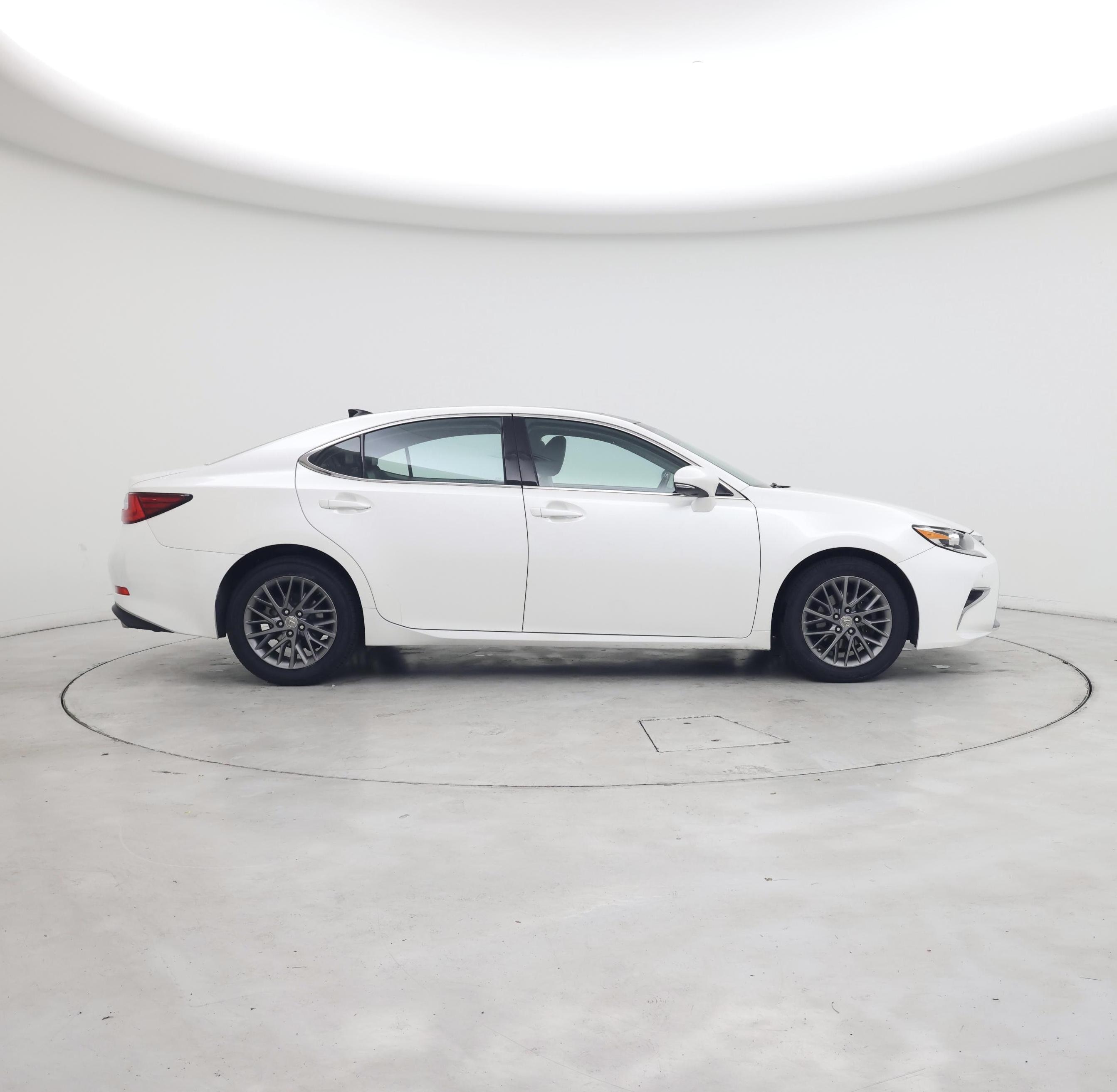 Thumbnail: 2018 Lexus ES - 7