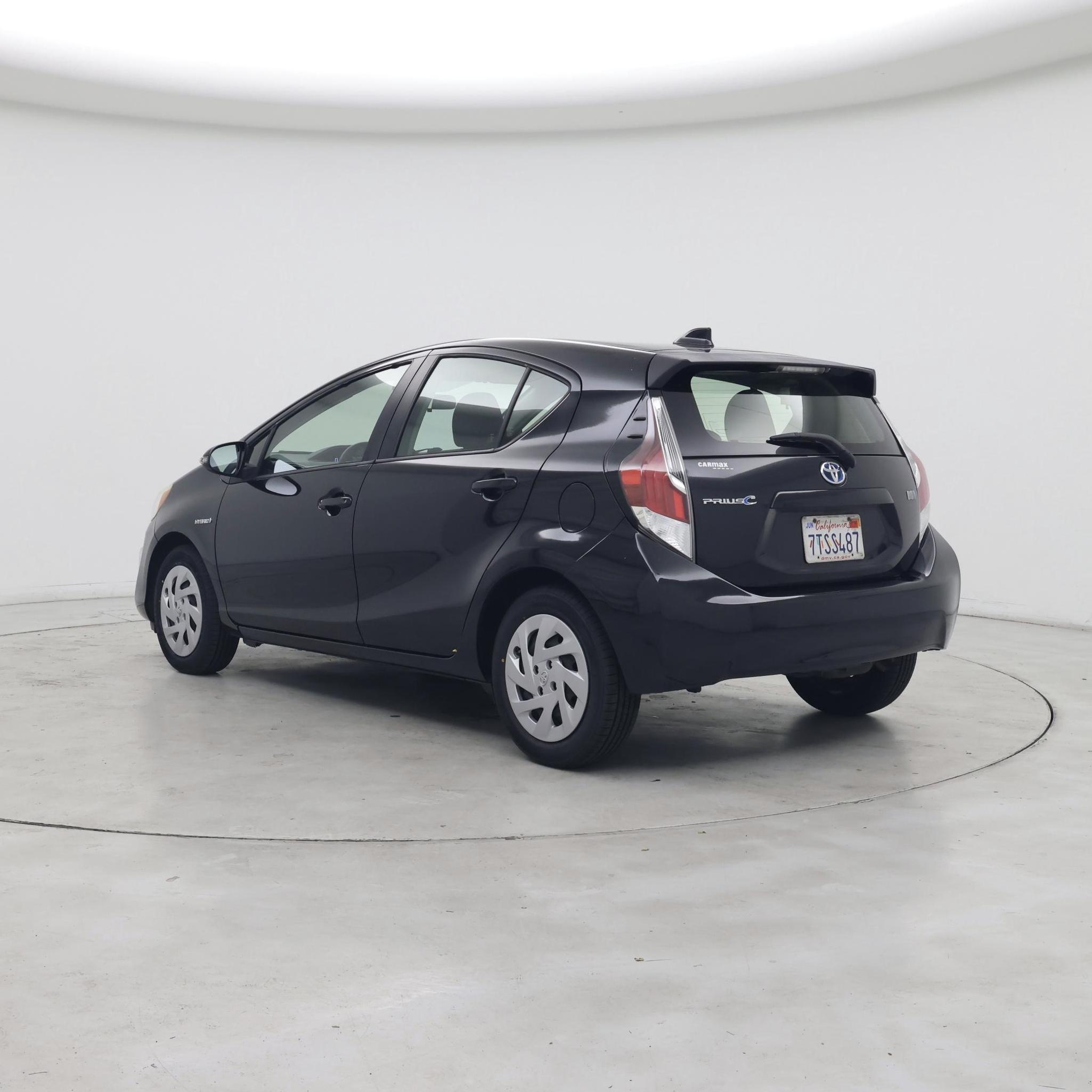 Thumbnail: 2016 Toyota Prius c - 2
