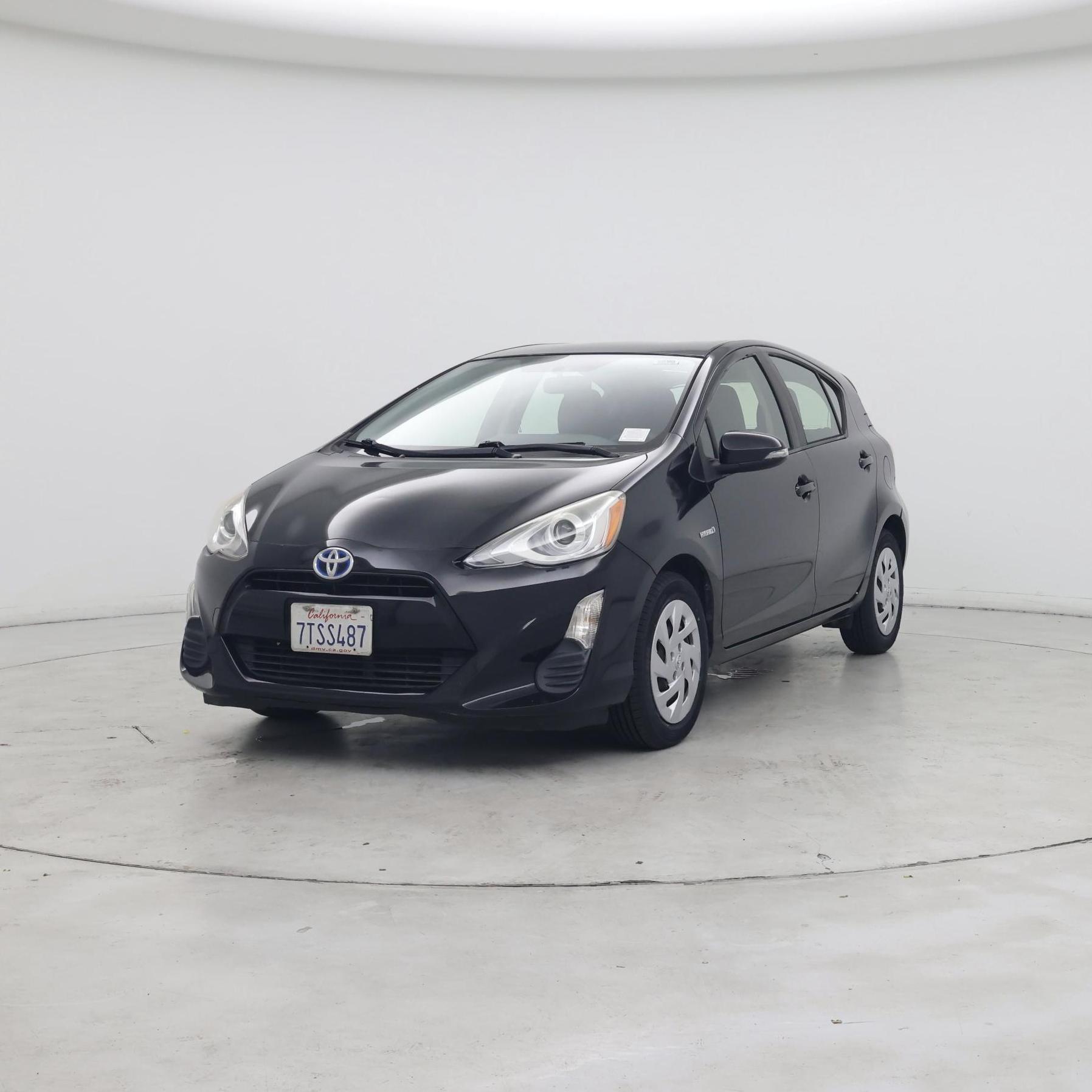 Thumbnail: 2016 Toyota Prius c - 4