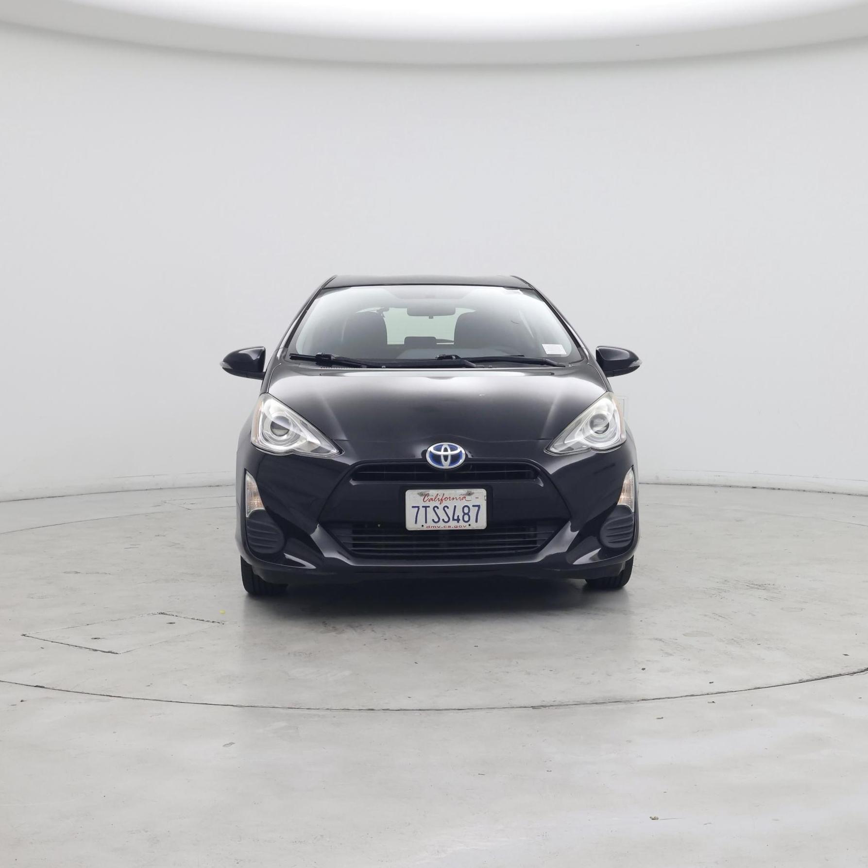 Thumbnail: 2016 Toyota Prius c - 5