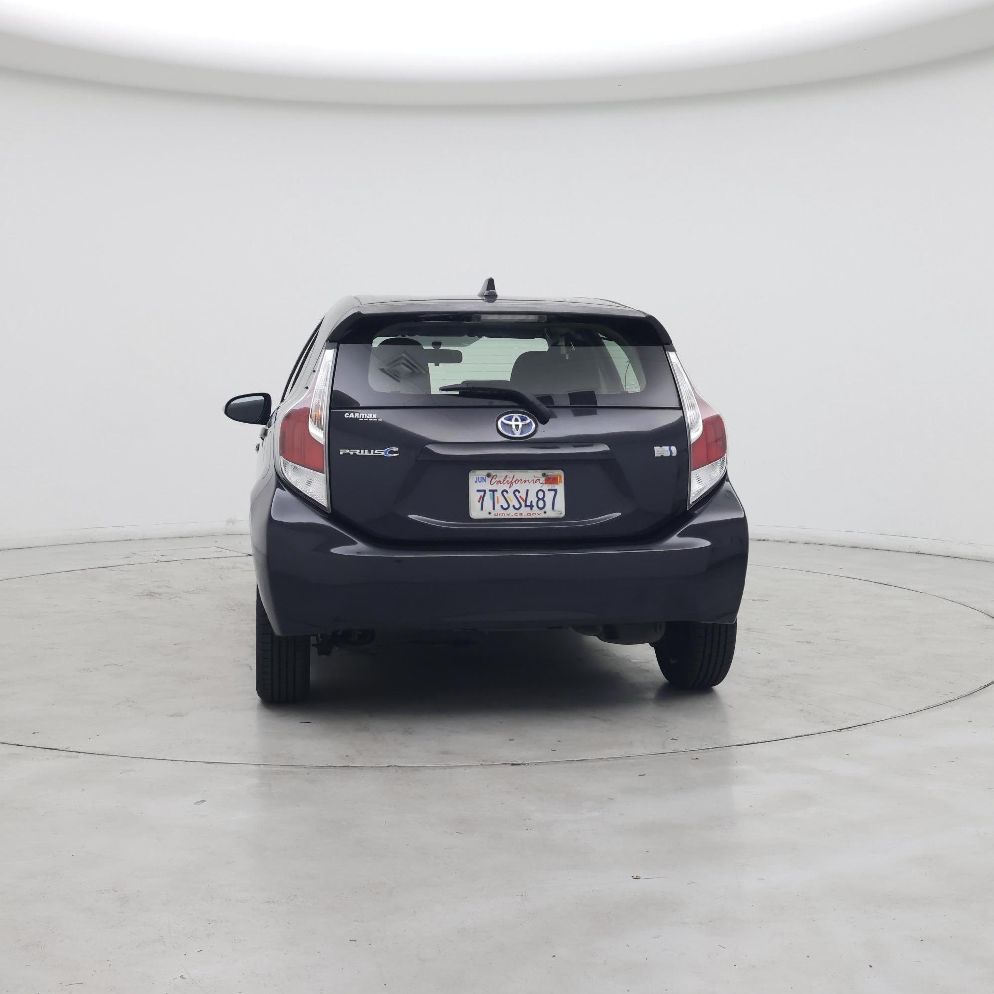 Thumbnail: 2016 Toyota Prius c - 6