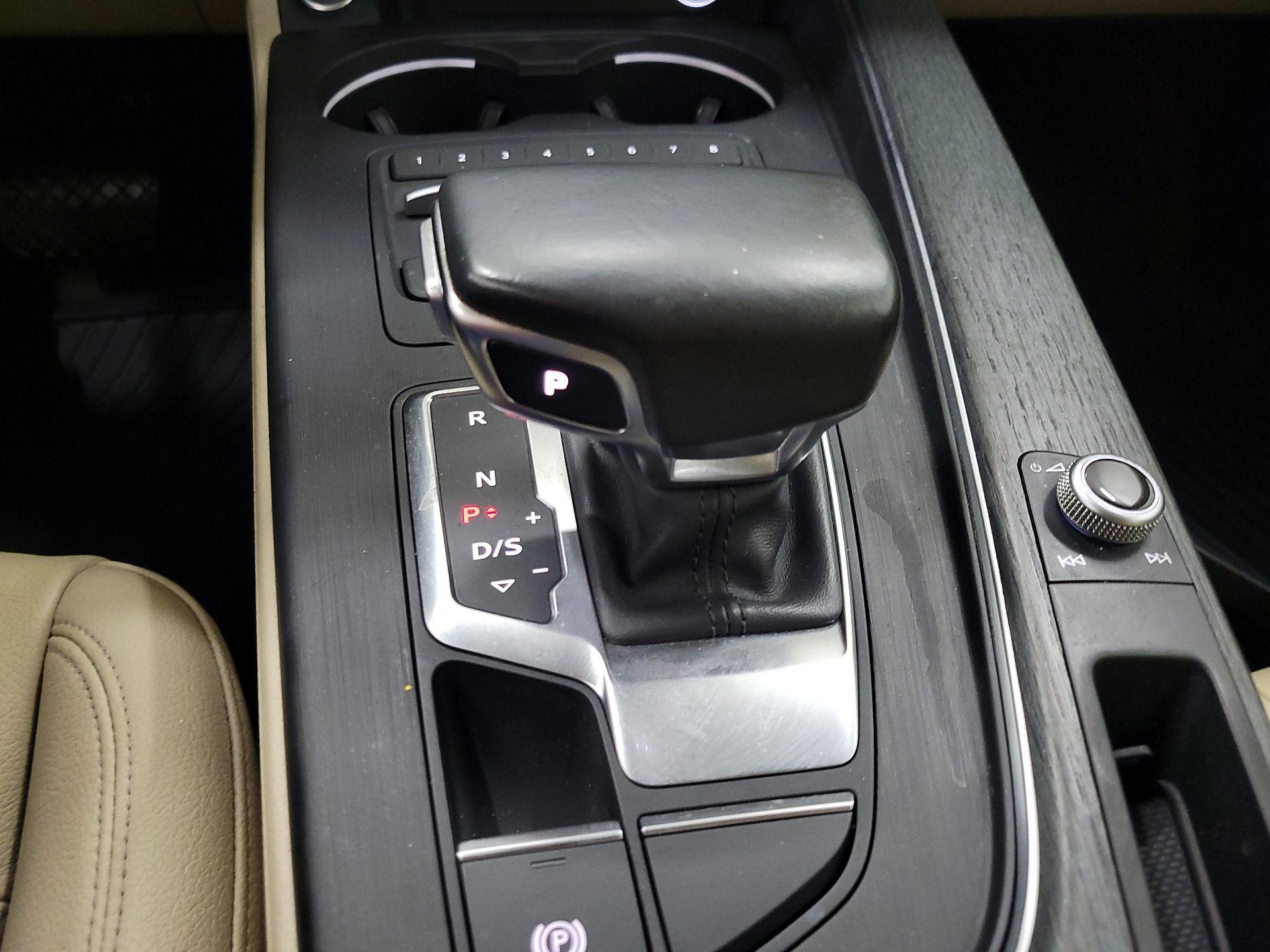 Thumbnail: 2017 Audi A4 - 17