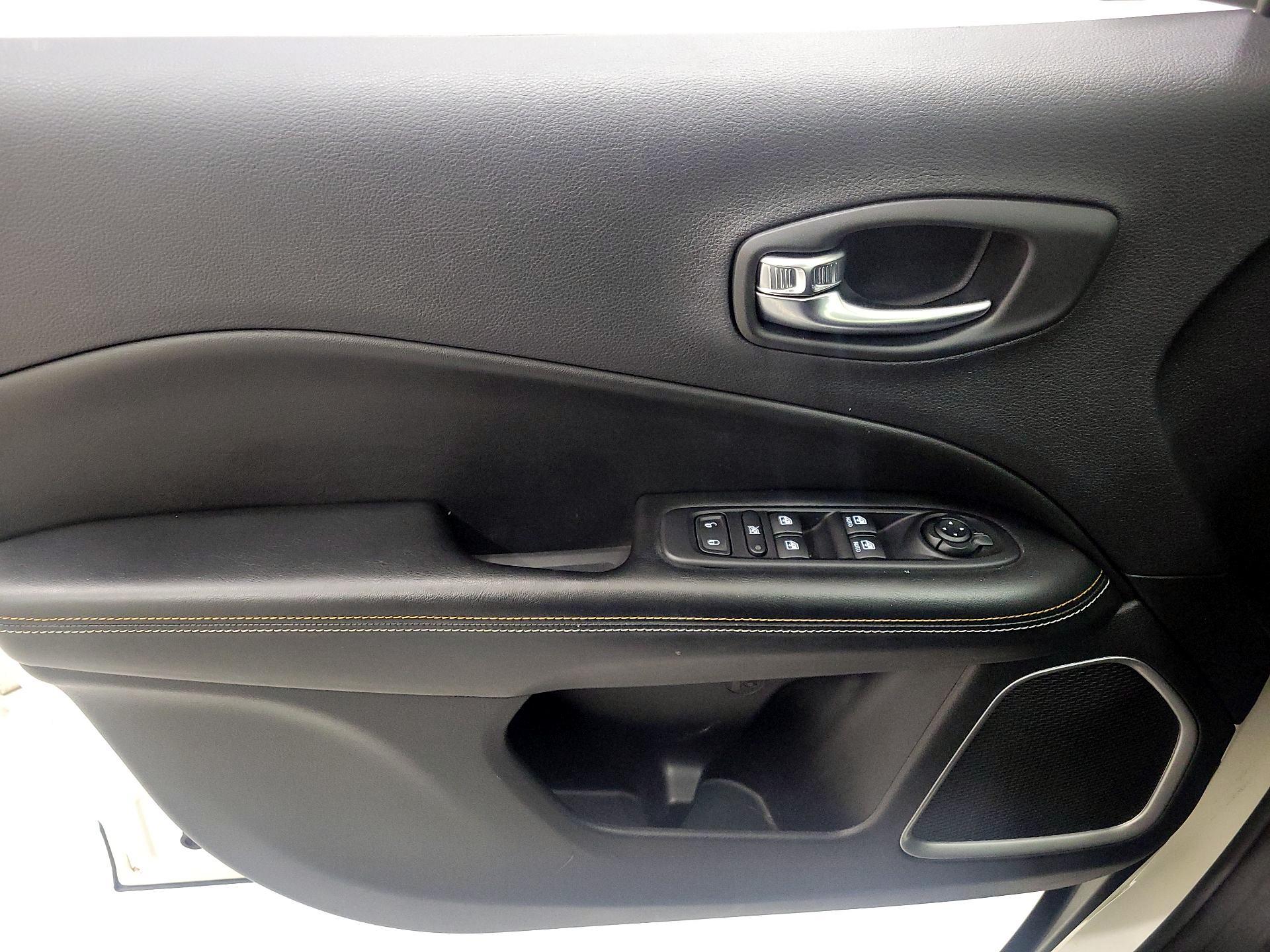 Thumbnail: 2019 Jeep Compass - 12