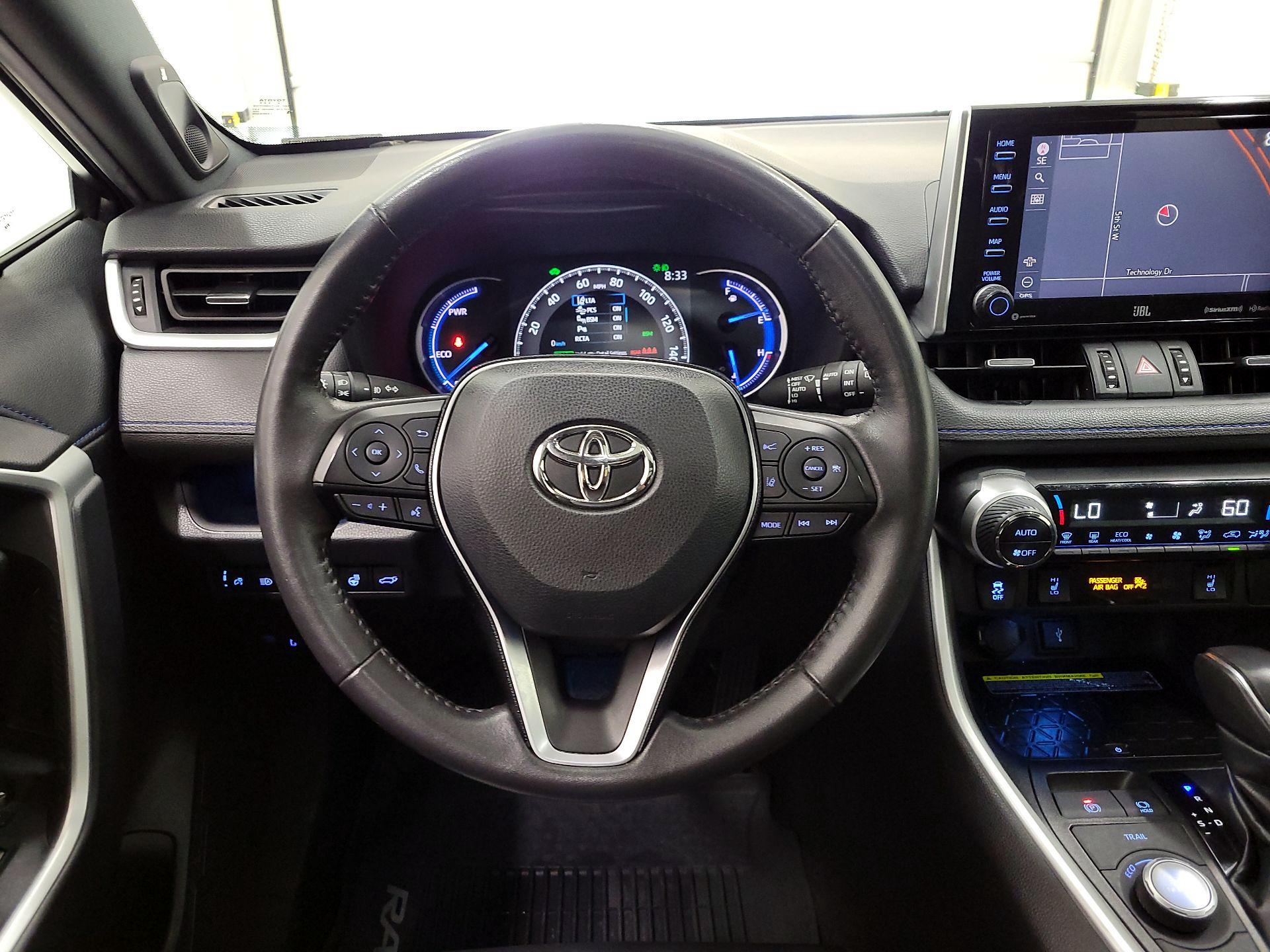 Thumbnail: 2020 Toyota RAV4 - 10