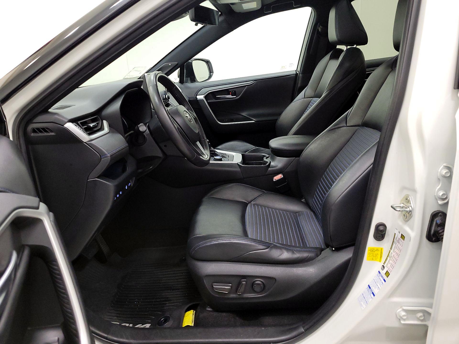 Thumbnail: 2020 Toyota RAV4 - 11