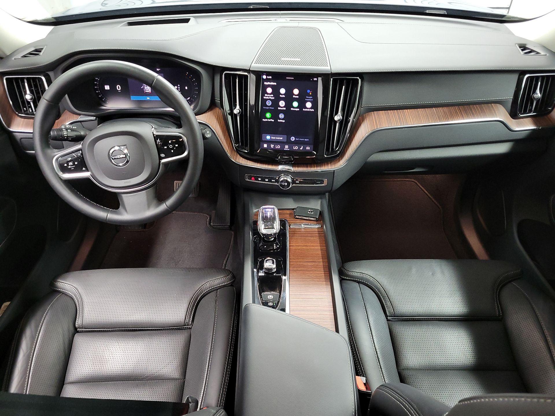 Thumbnail: 2023 Volvo XC60 - 9
