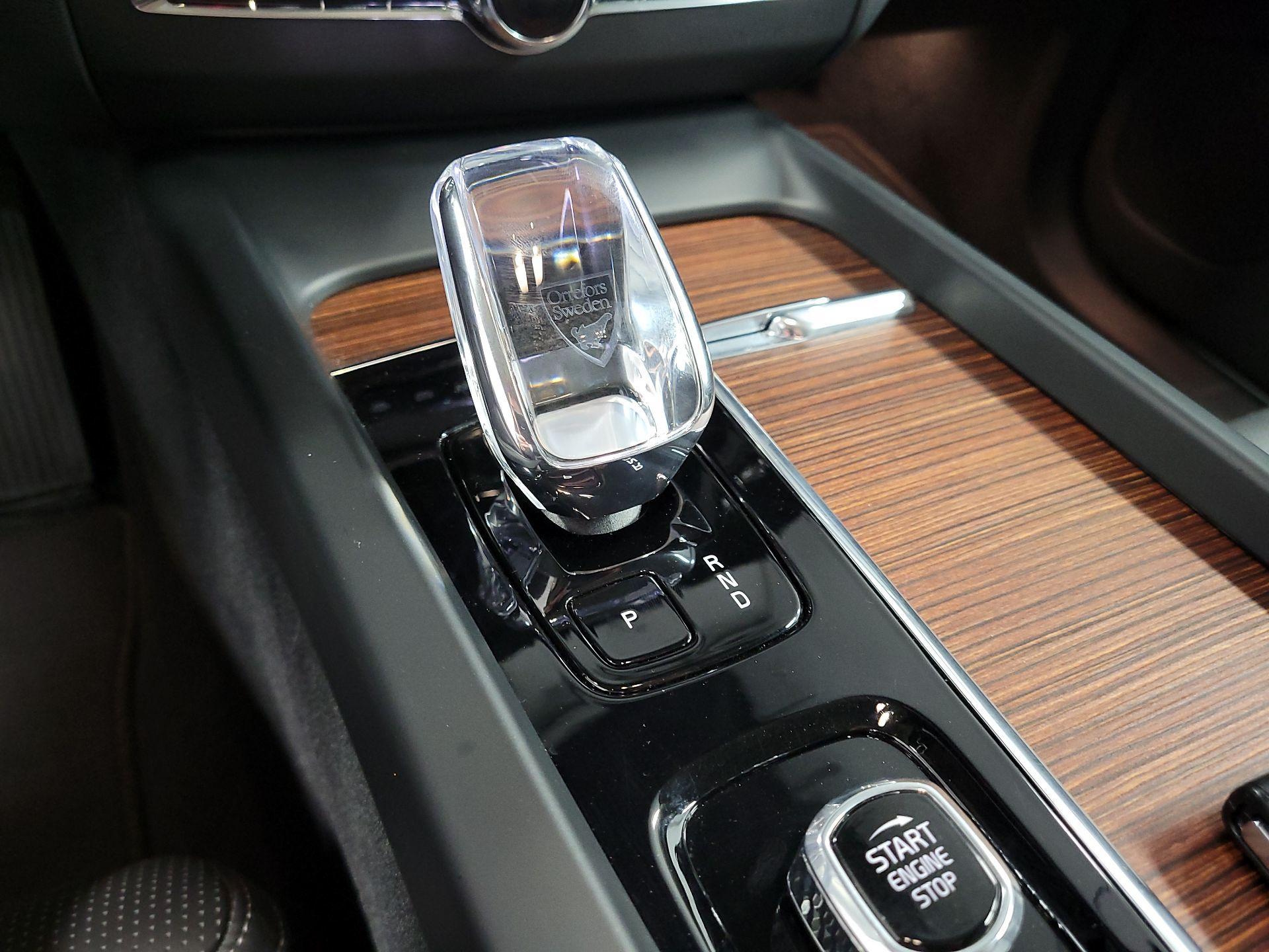Thumbnail: 2023 Volvo XC60 - 15