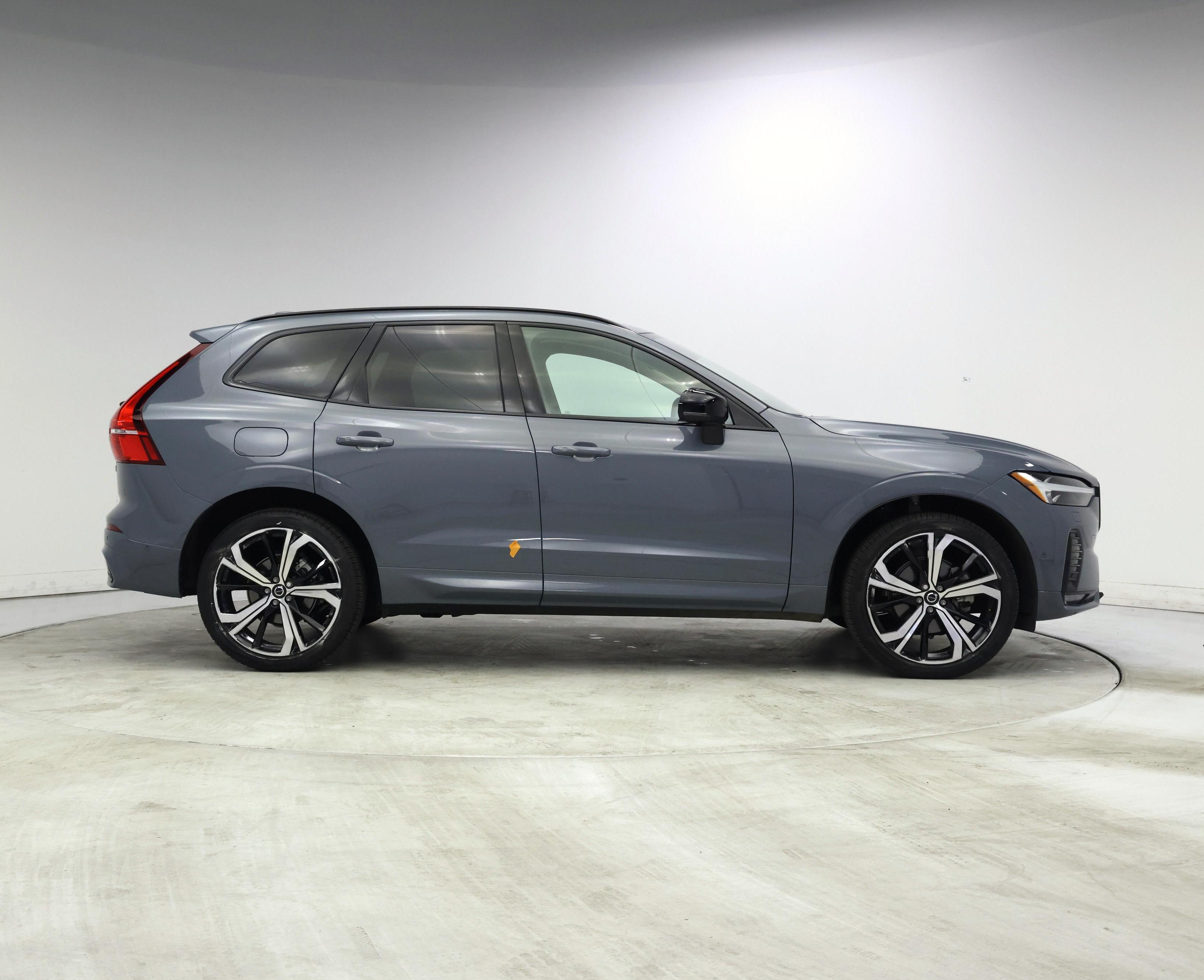 Thumbnail: 2023 Volvo XC60 - 7