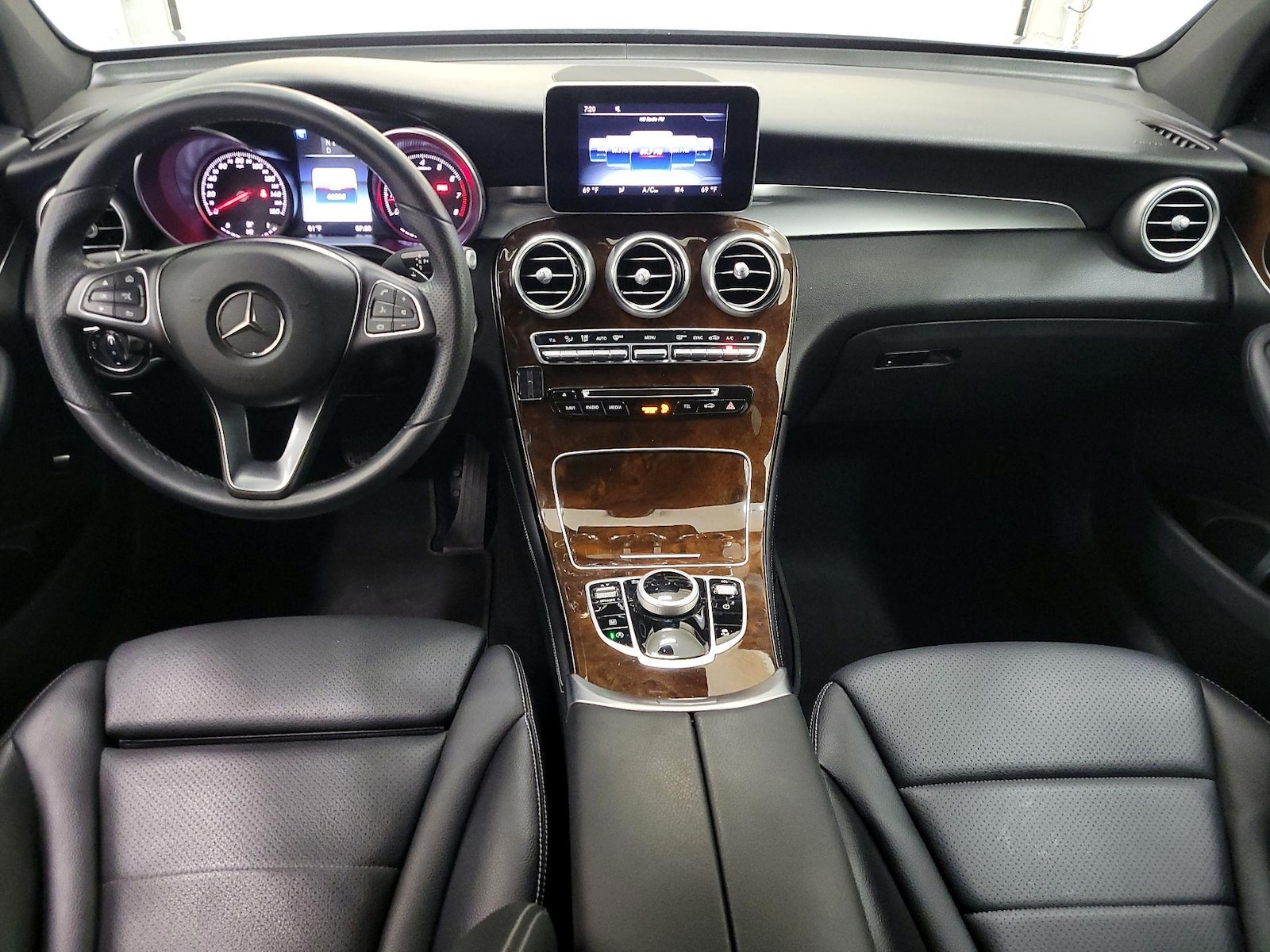 2017 Mercedes-Benz GLC GLC300 - Photo 10