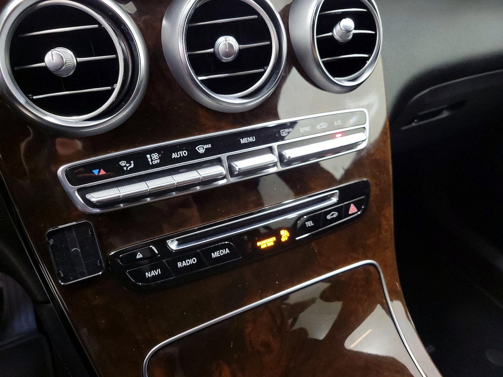 2017 Mercedes-Benz GLC GLC300 - Photo 17