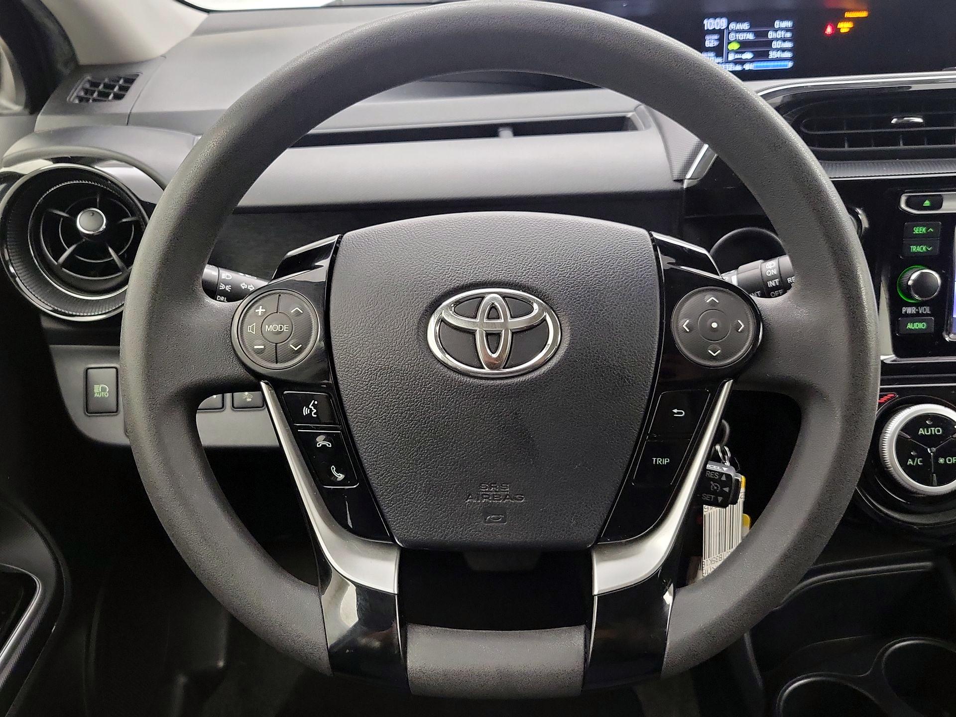 Thumbnail: 2019 Toyota Prius c - 10