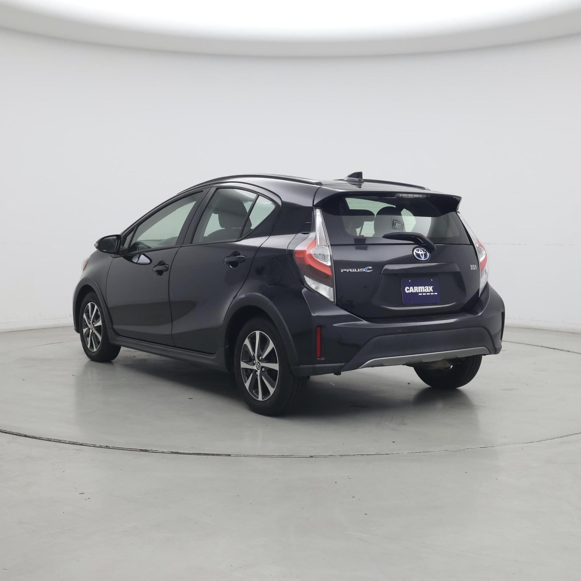 Thumbnail: 2019 Toyota Prius c - 2