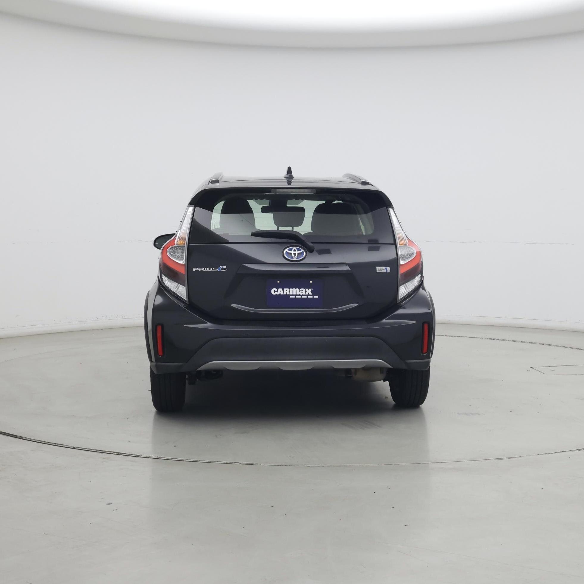 Thumbnail: 2019 Toyota Prius c - 6
