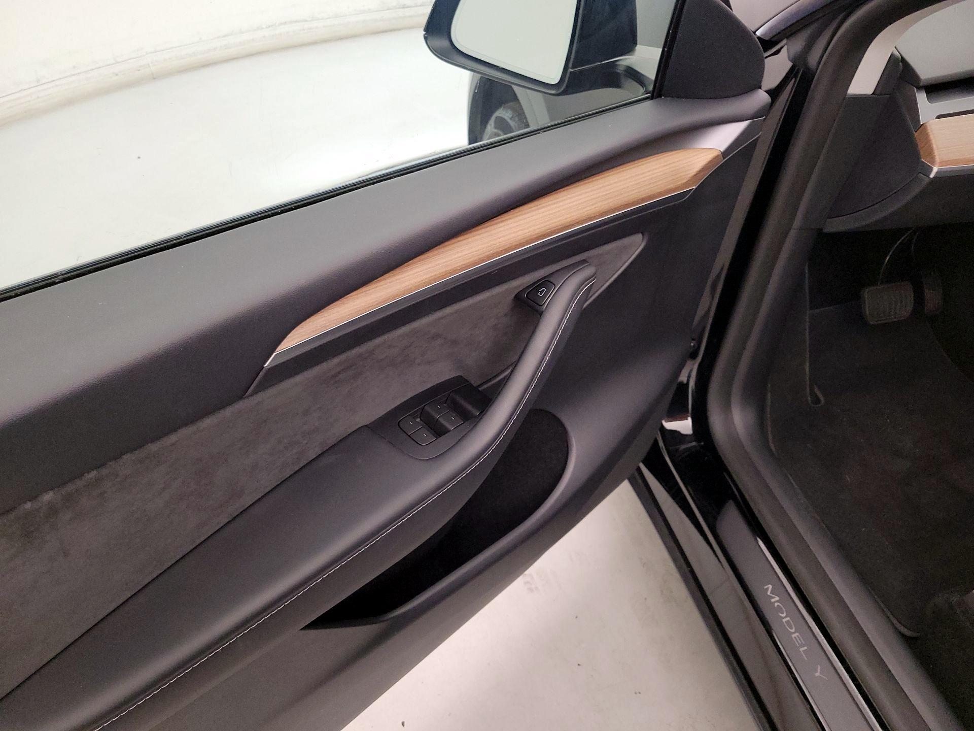 Thumbnail: 2023 Tesla Model Y - 12