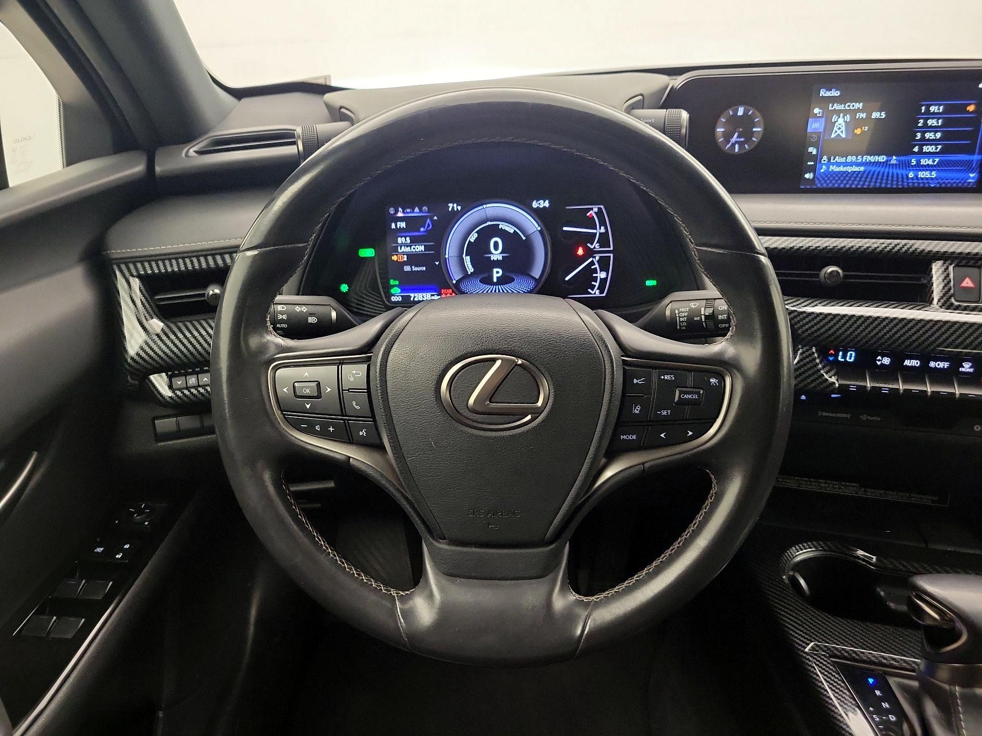 Thumbnail: 2022 Lexus UX - 10