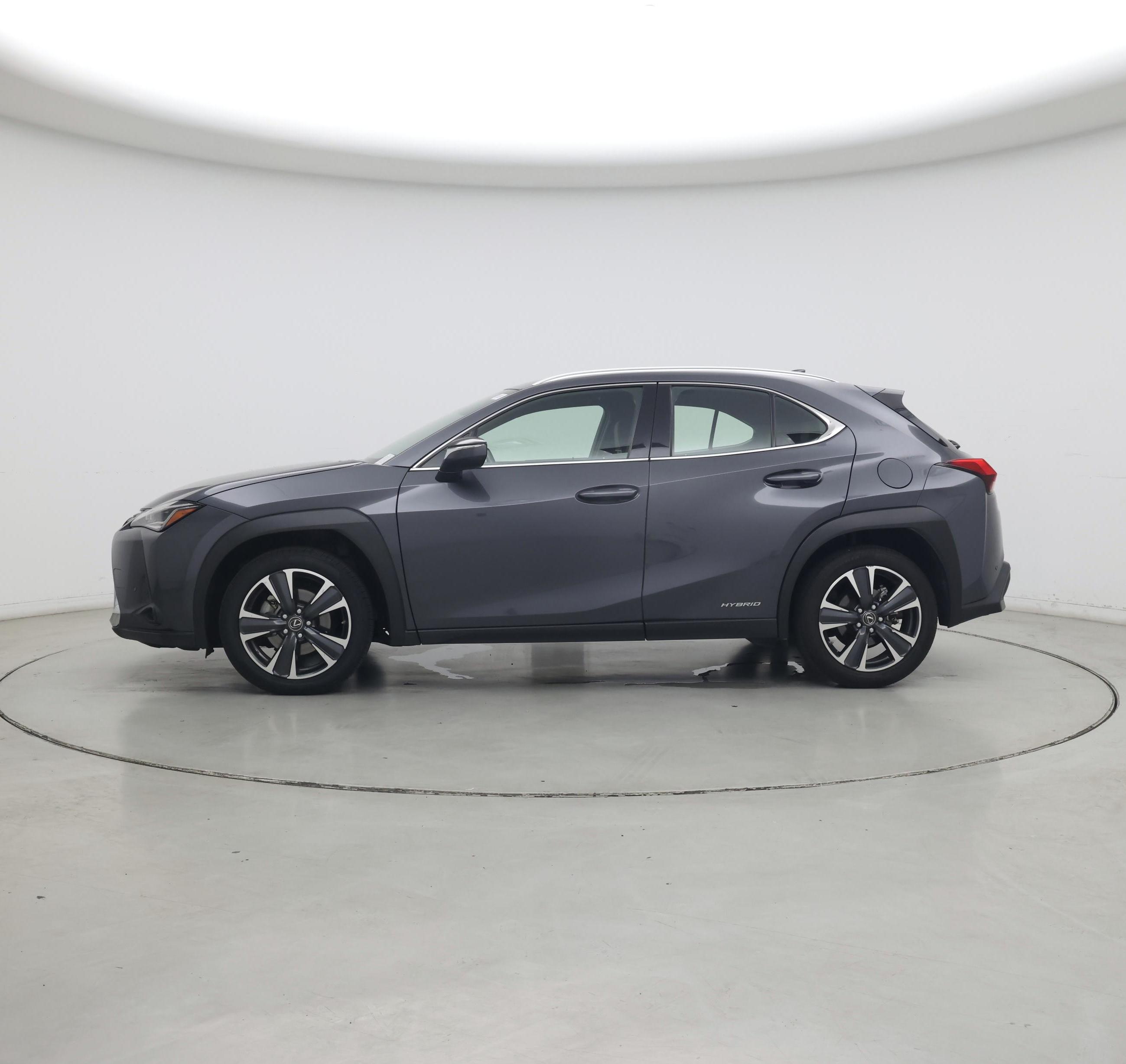 Thumbnail: 2022 Lexus UX - 3