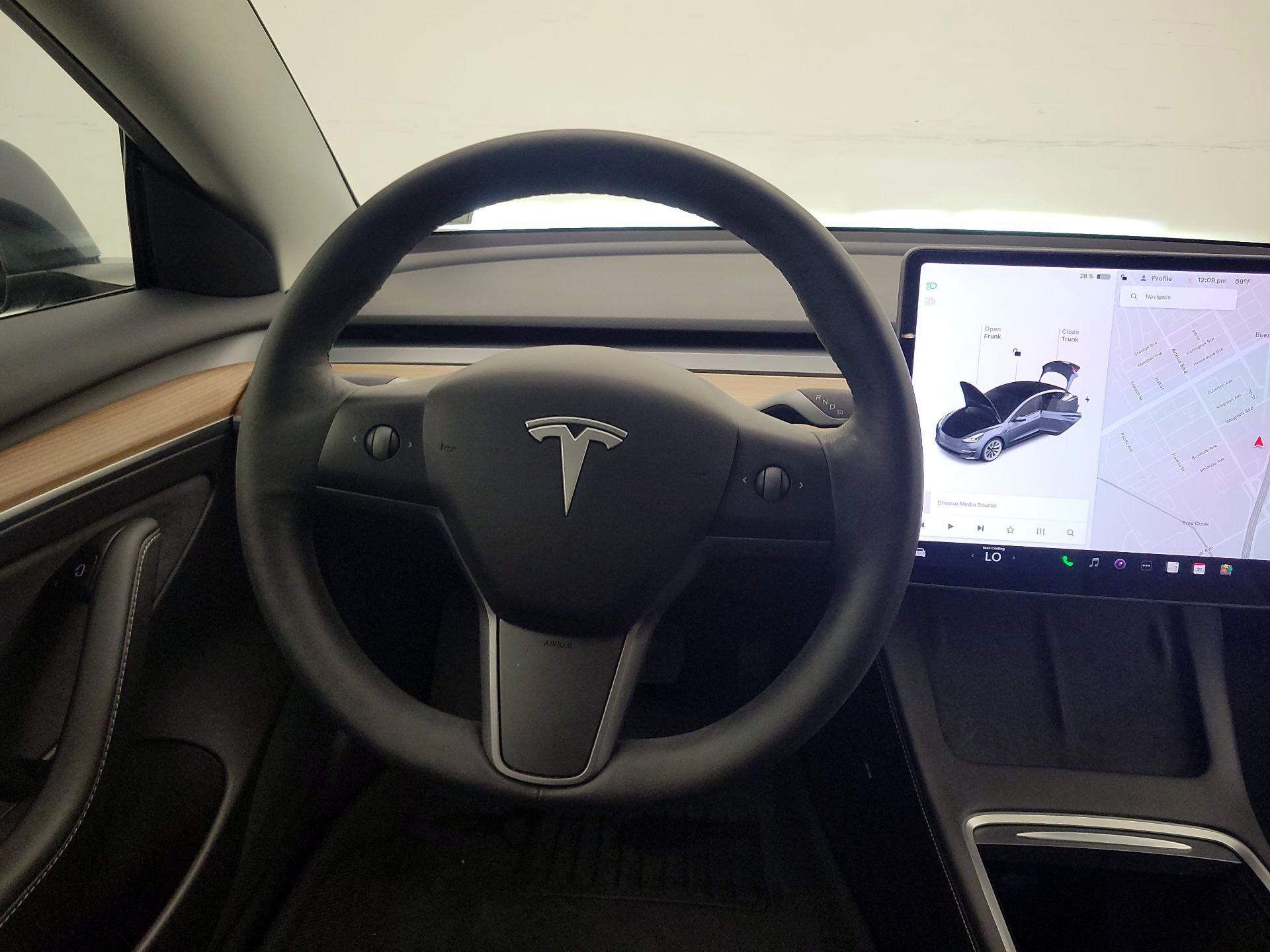 Thumbnail: 2021 Tesla Model 3 - 10