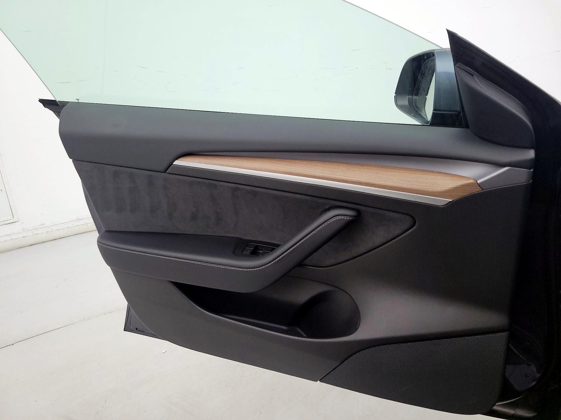 Thumbnail: 2021 Tesla Model 3 - 12
