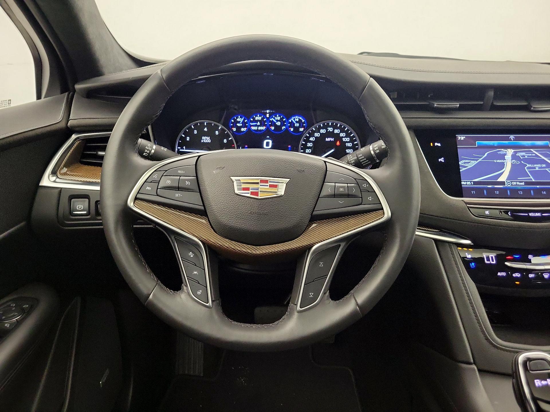 Thumbnail: 2017 Cadillac XT5 - 10