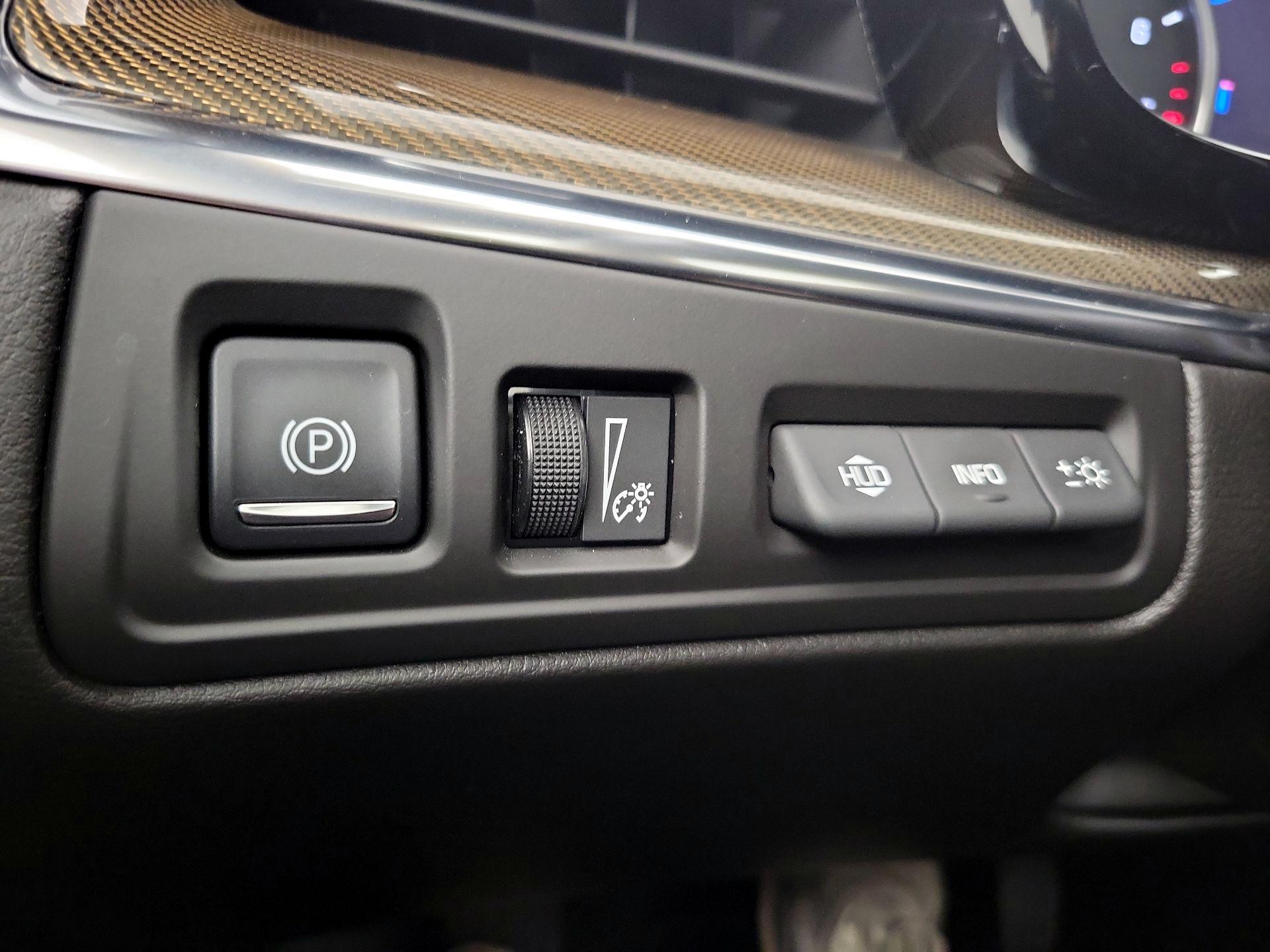 Thumbnail: 2017 Cadillac XT5 - 13