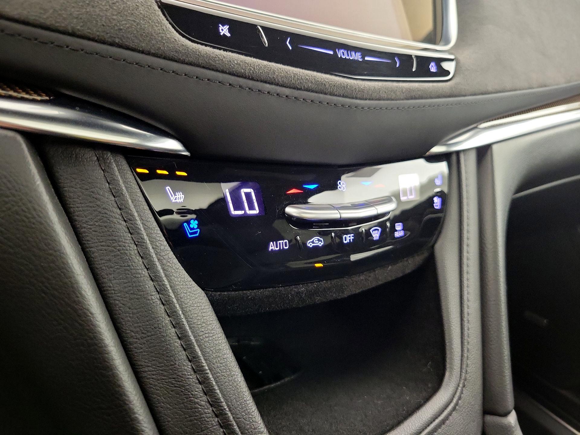 Thumbnail: 2017 Cadillac XT5 - 17