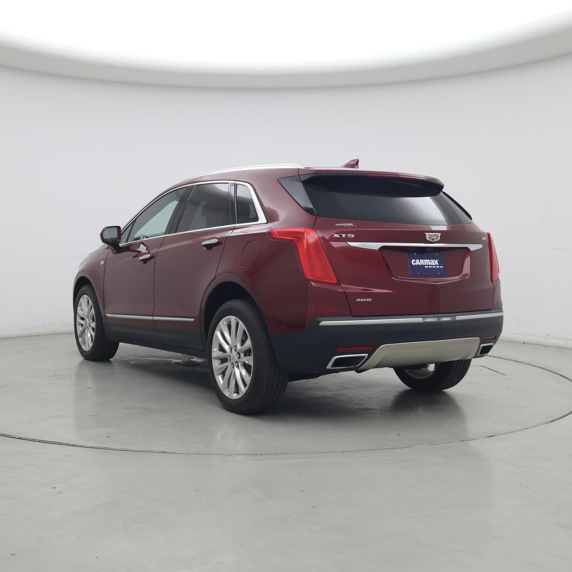 Thumbnail: 2017 Cadillac XT5 - 2