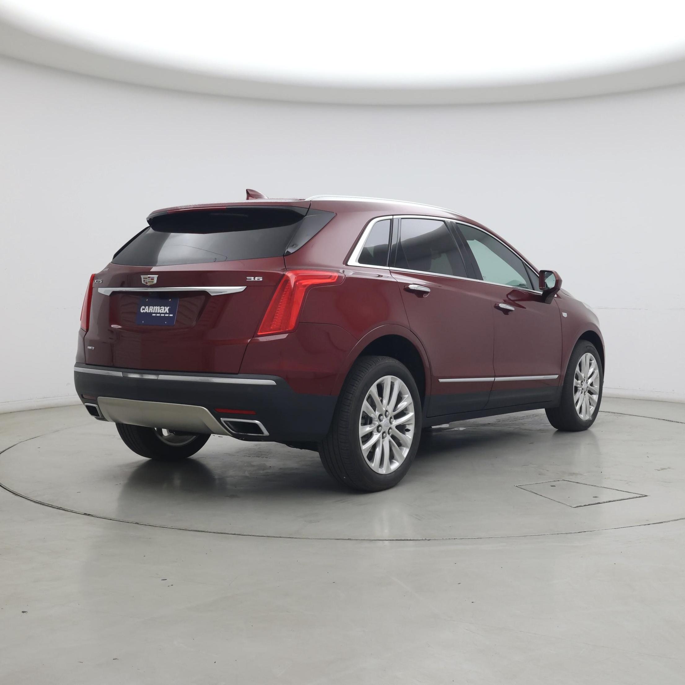Thumbnail: 2017 Cadillac XT5 - 8