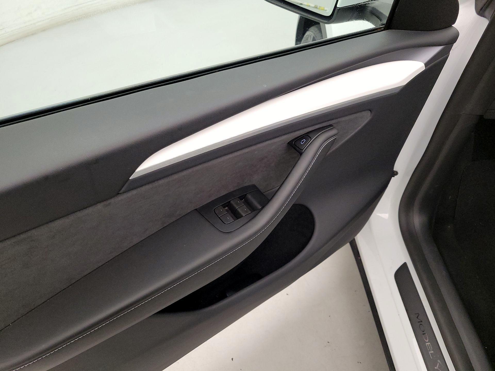 Thumbnail: 2023 Tesla Model Y - 12