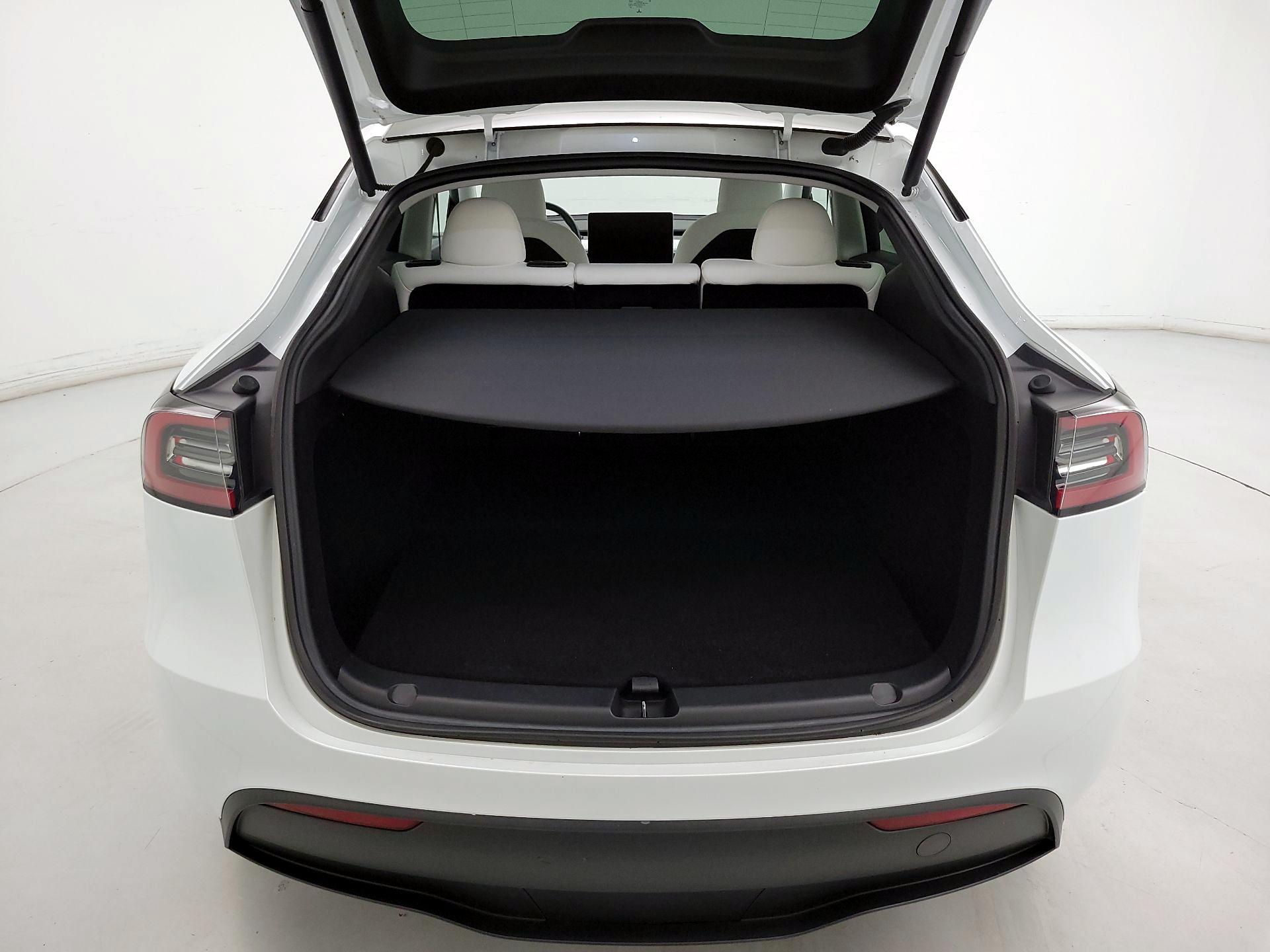 Thumbnail: 2023 Tesla Model Y - 19