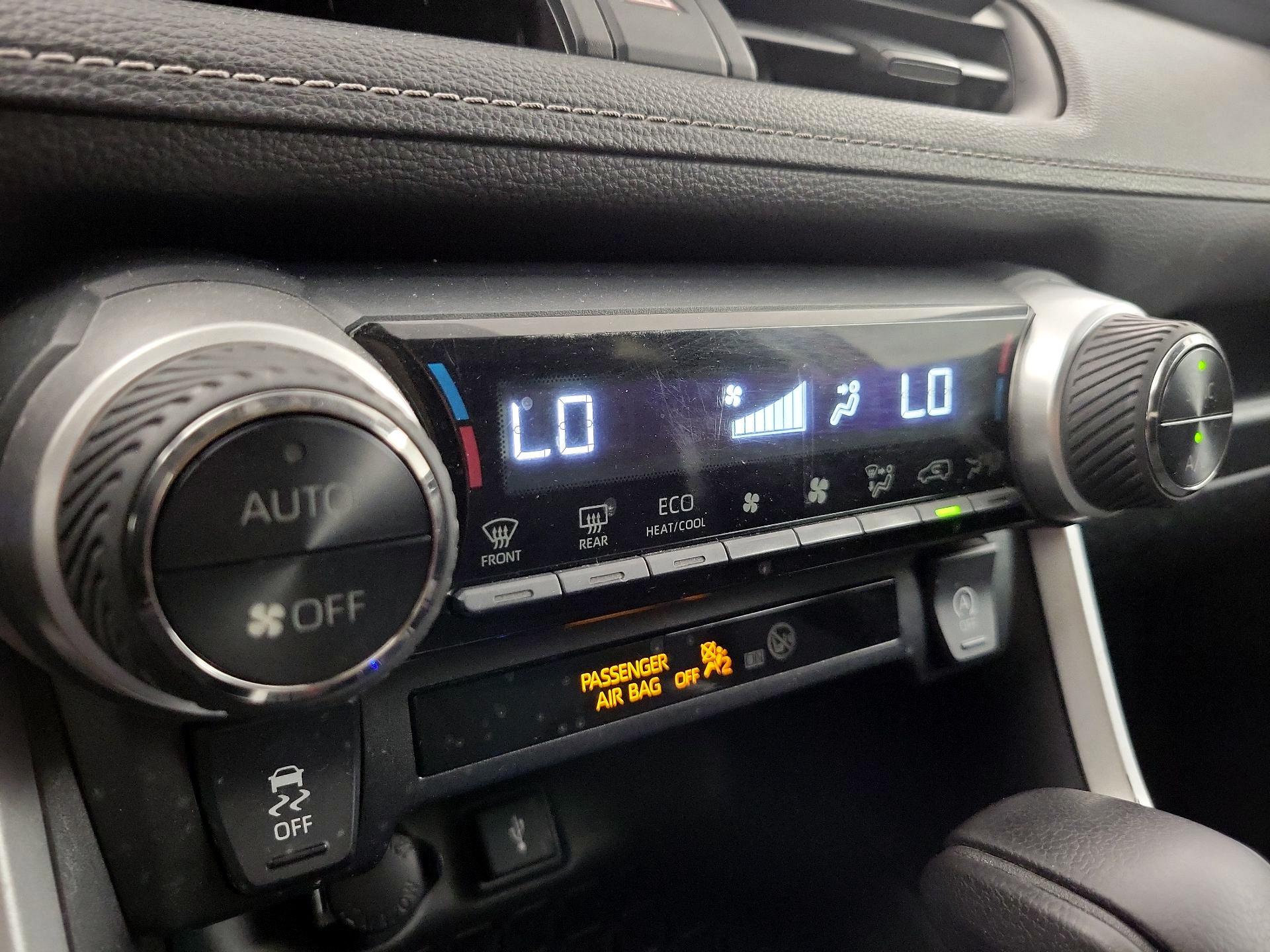 Thumbnail: 2020 Toyota RAV4 - 16