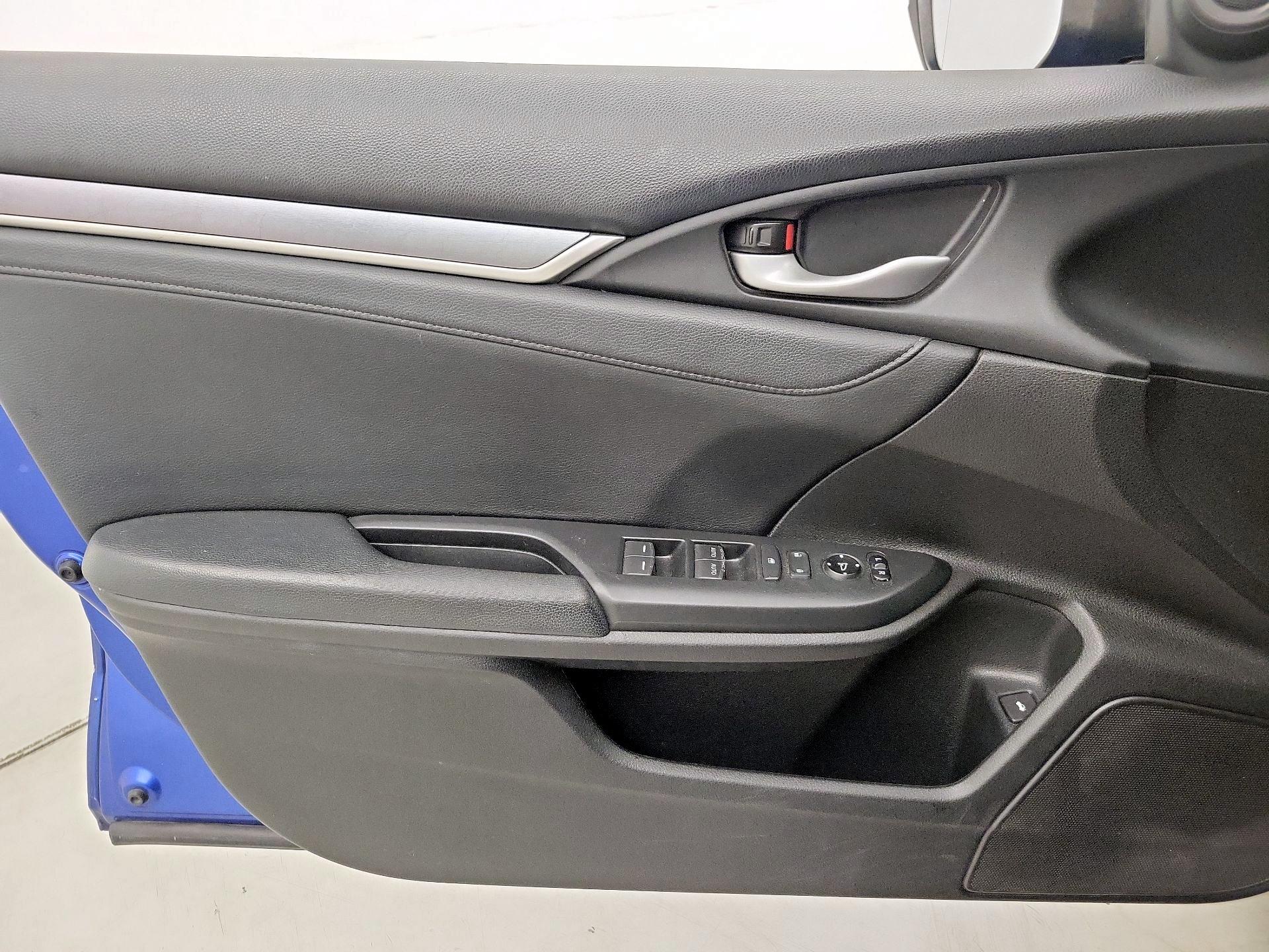 Thumbnail: 2016 Honda Civic - 12