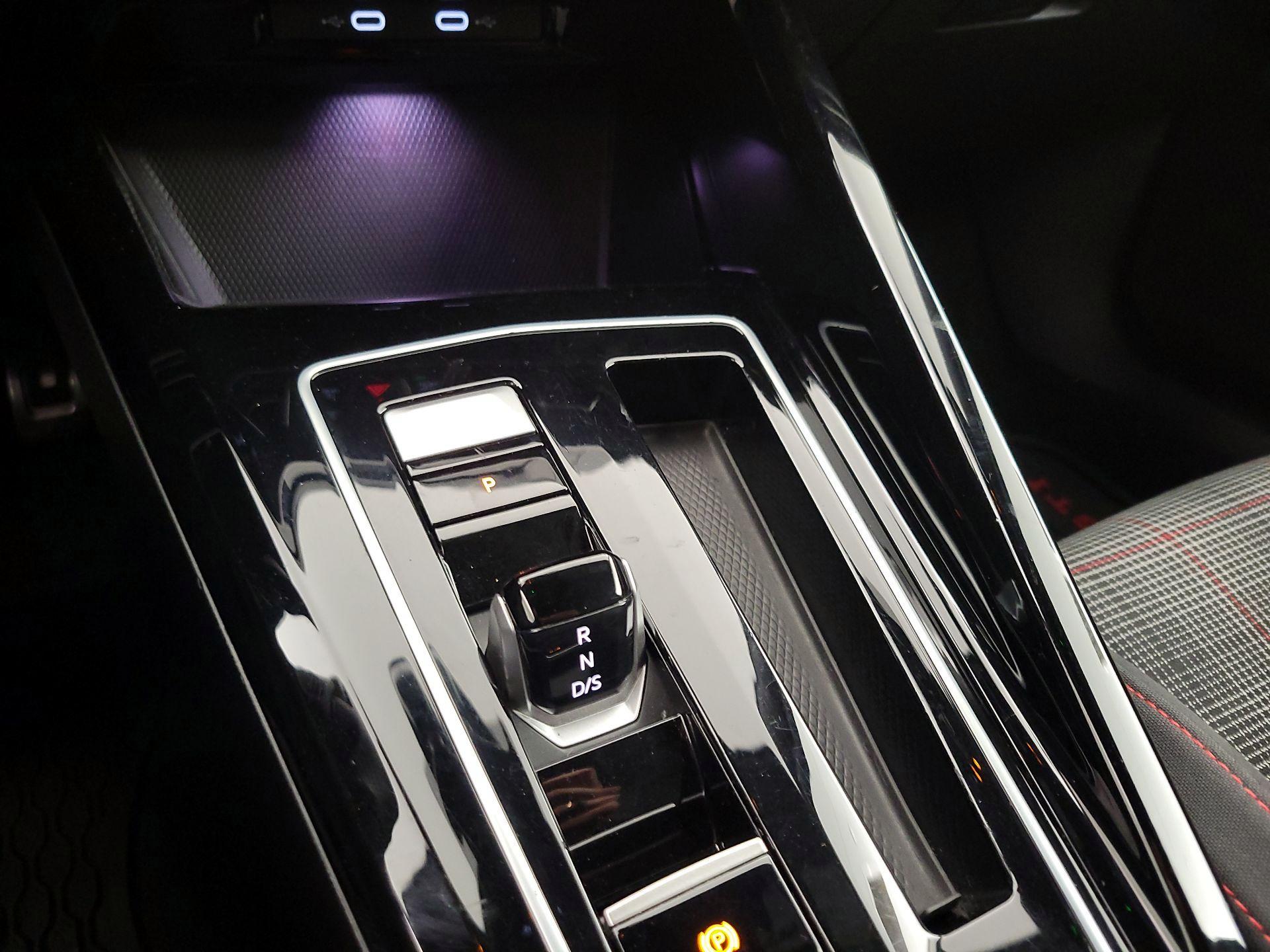 Thumbnail: 2024 Volkswagen Golf - 17