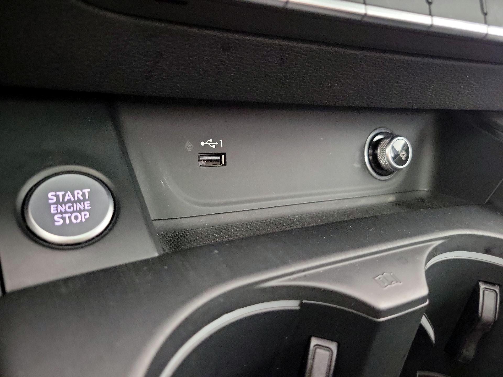 Thumbnail: 2019 Audi A4 - 18