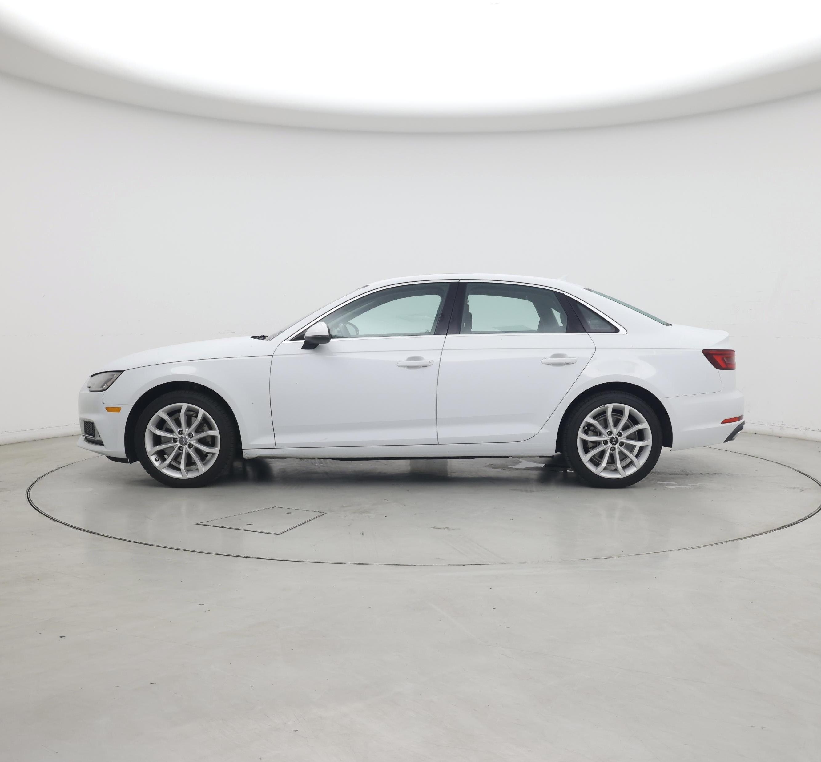 Thumbnail: 2019 Audi A4 - 3
