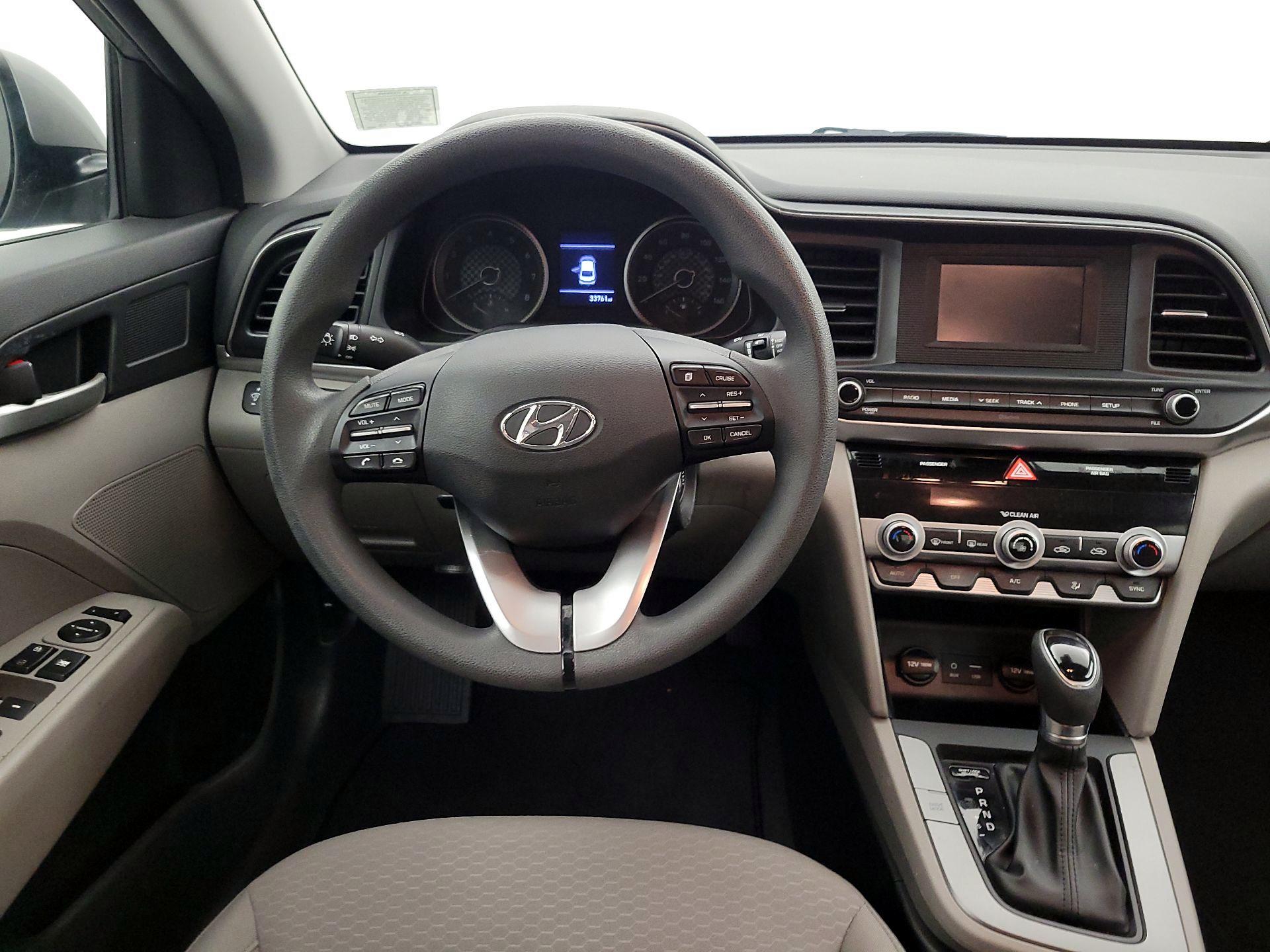 Thumbnail: 2020 Hyundai Elantra - 10