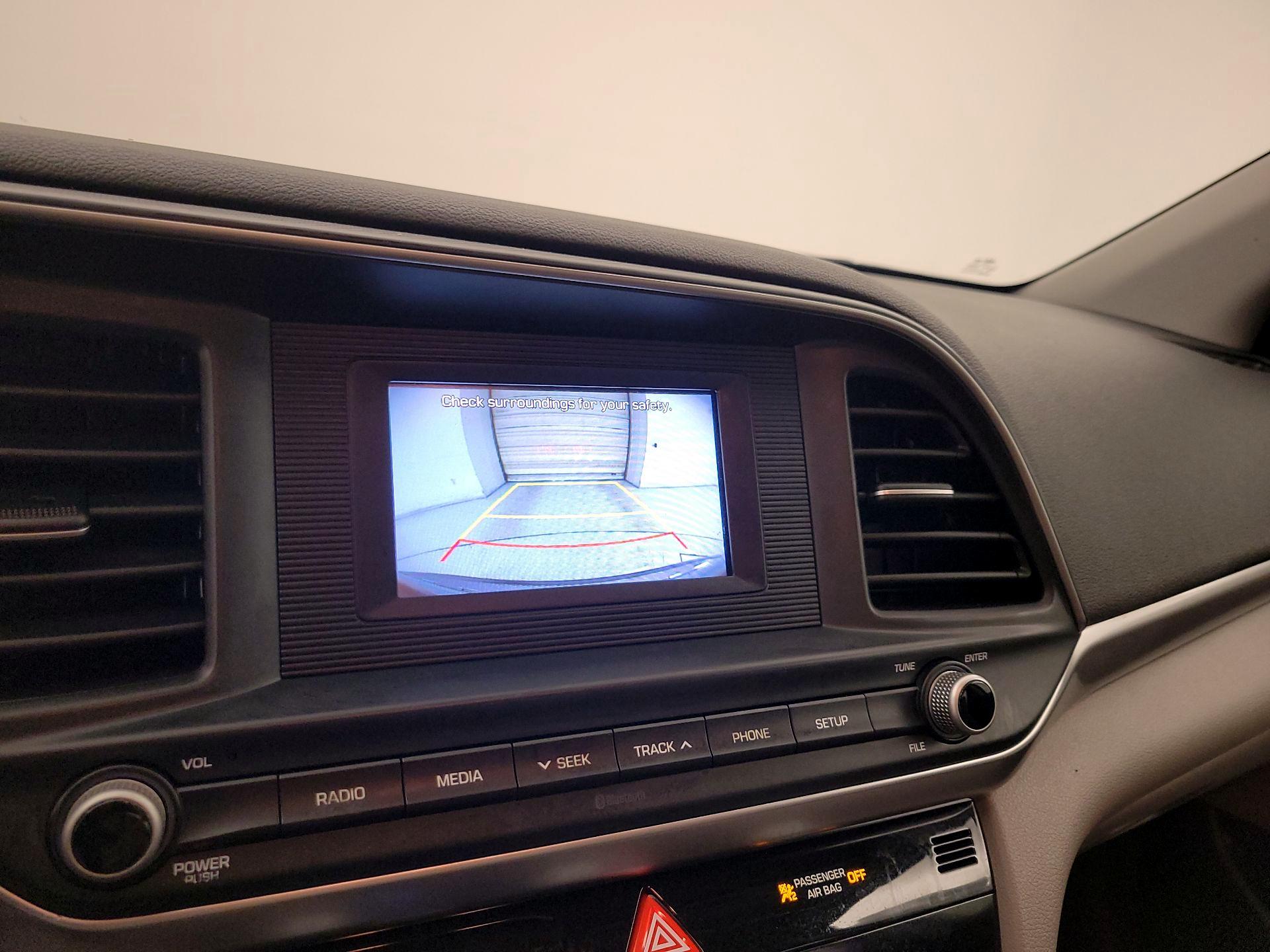 Thumbnail: 2020 Hyundai Elantra - 14
