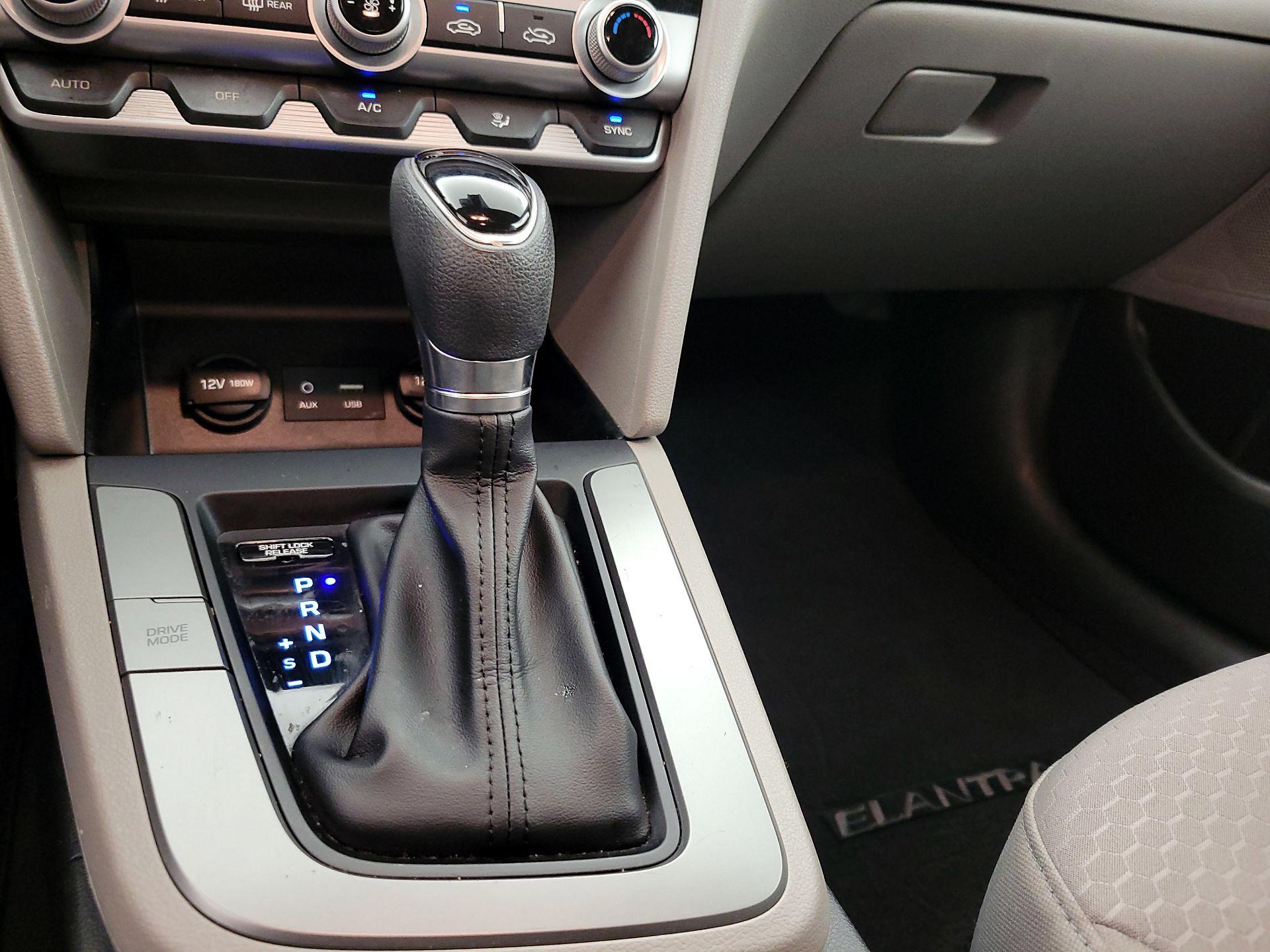 Thumbnail: 2020 Hyundai Elantra - 17